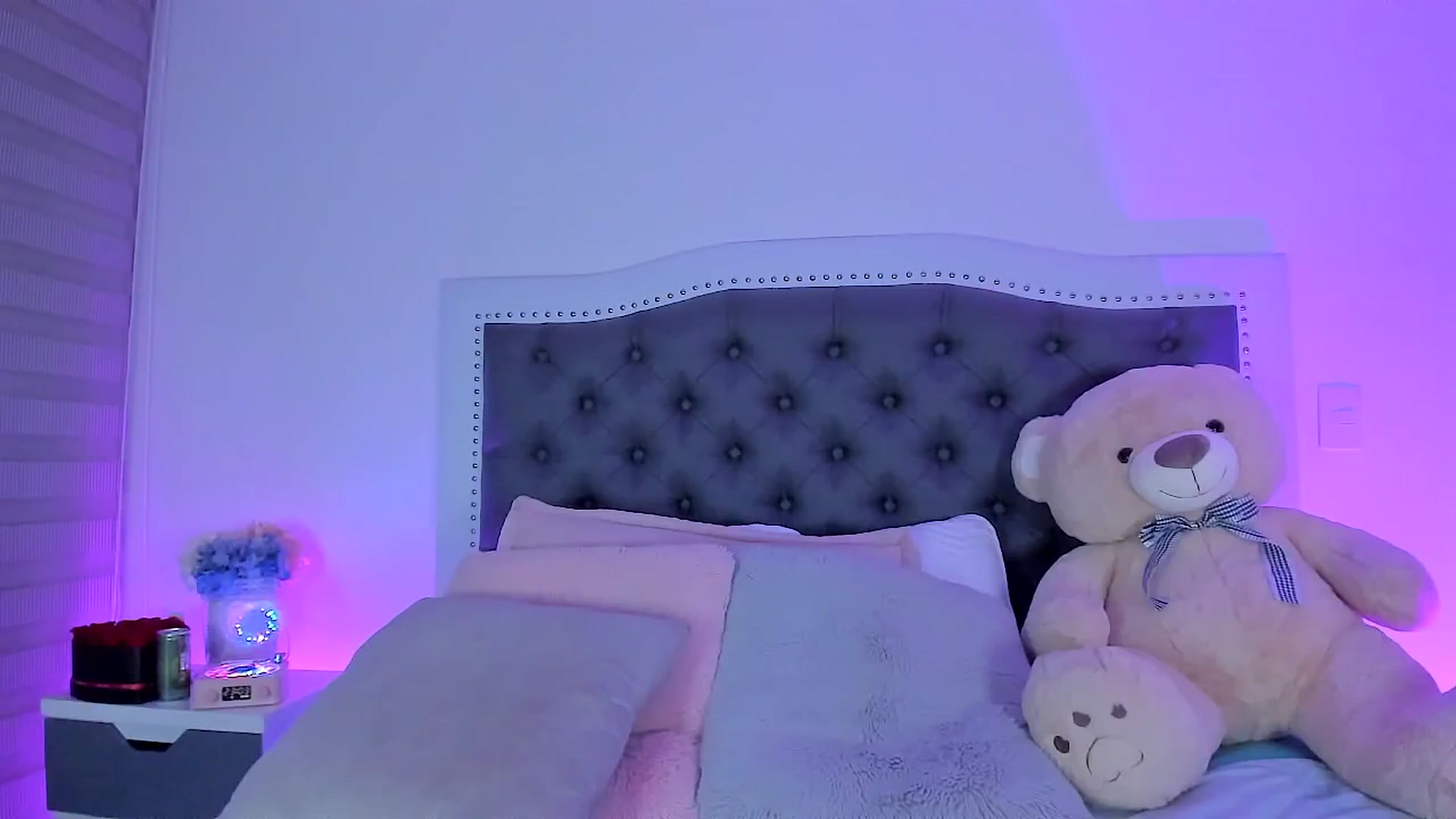 Gallery image thumbnail from SweetMar23's myfreecams stream on, 03/29/2025, 06:01 image 9 of 20