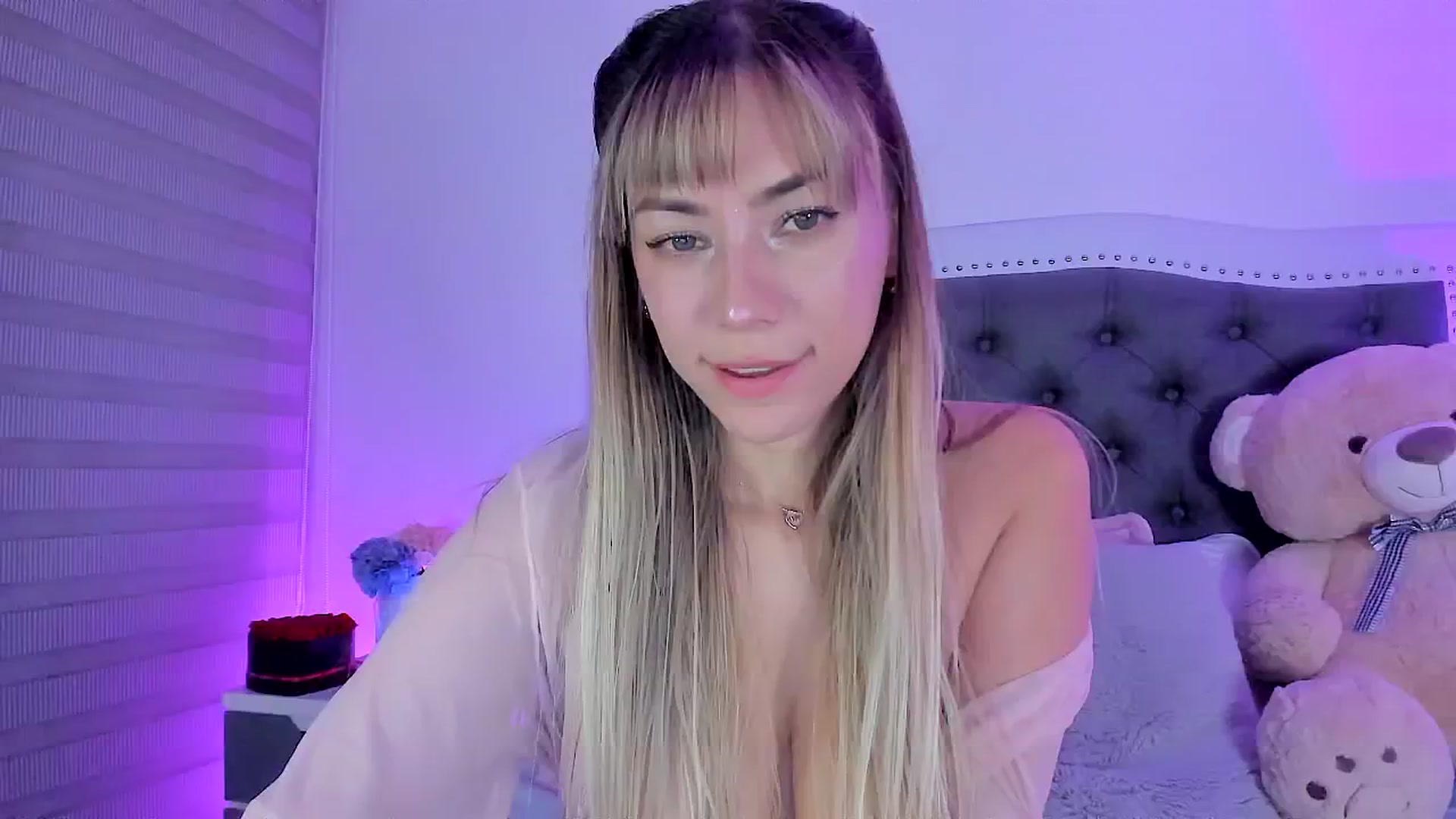 Gallery image thumbnail from SweetMar23's myfreecams stream on, 04/23/2025, 04:50 image 20 of 20