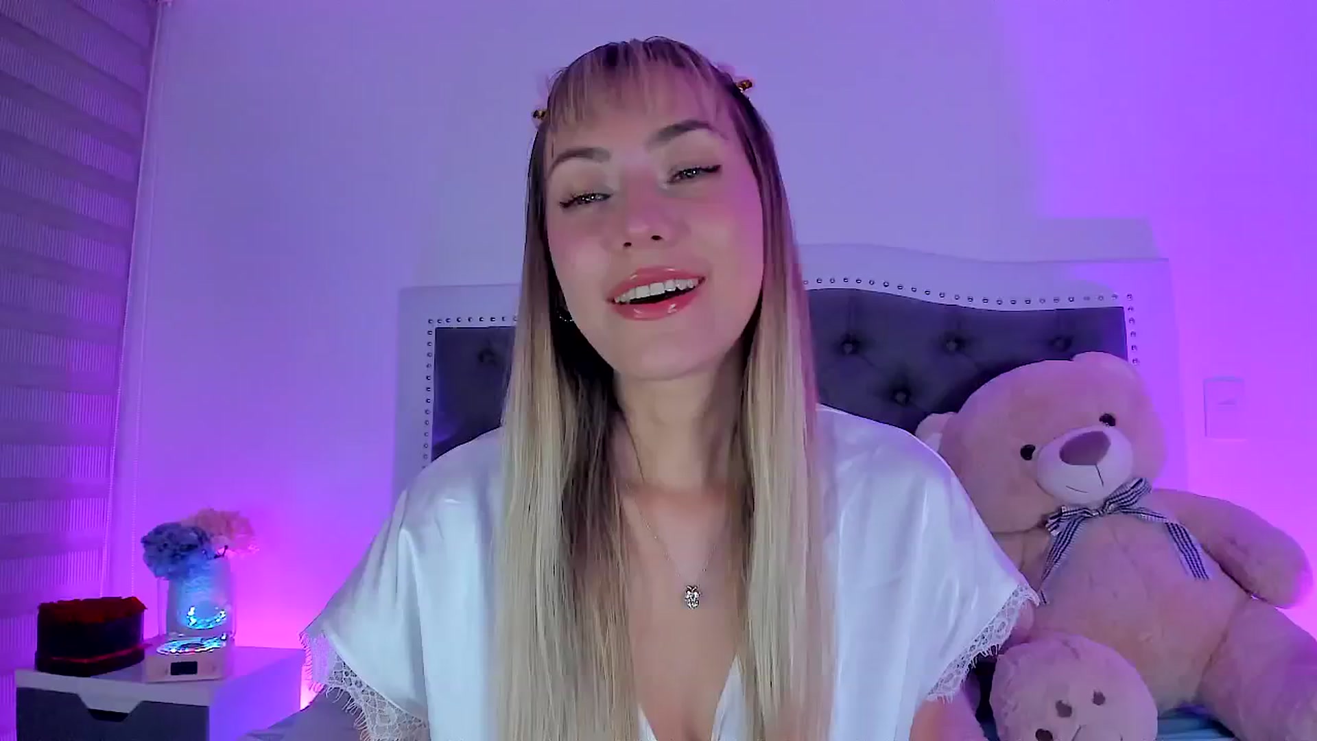Gallery image thumbnail from SweetMar23's myfreecams stream on, 04/29/2025, 02:37 image 1 of 20