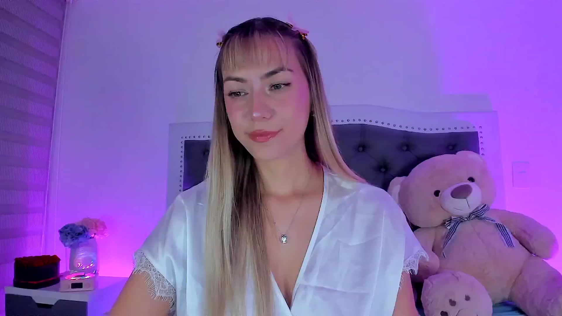 Gallery image thumbnail from SweetMar23's myfreecams stream on, 04/29/2025, 02:37 image 5 of 20