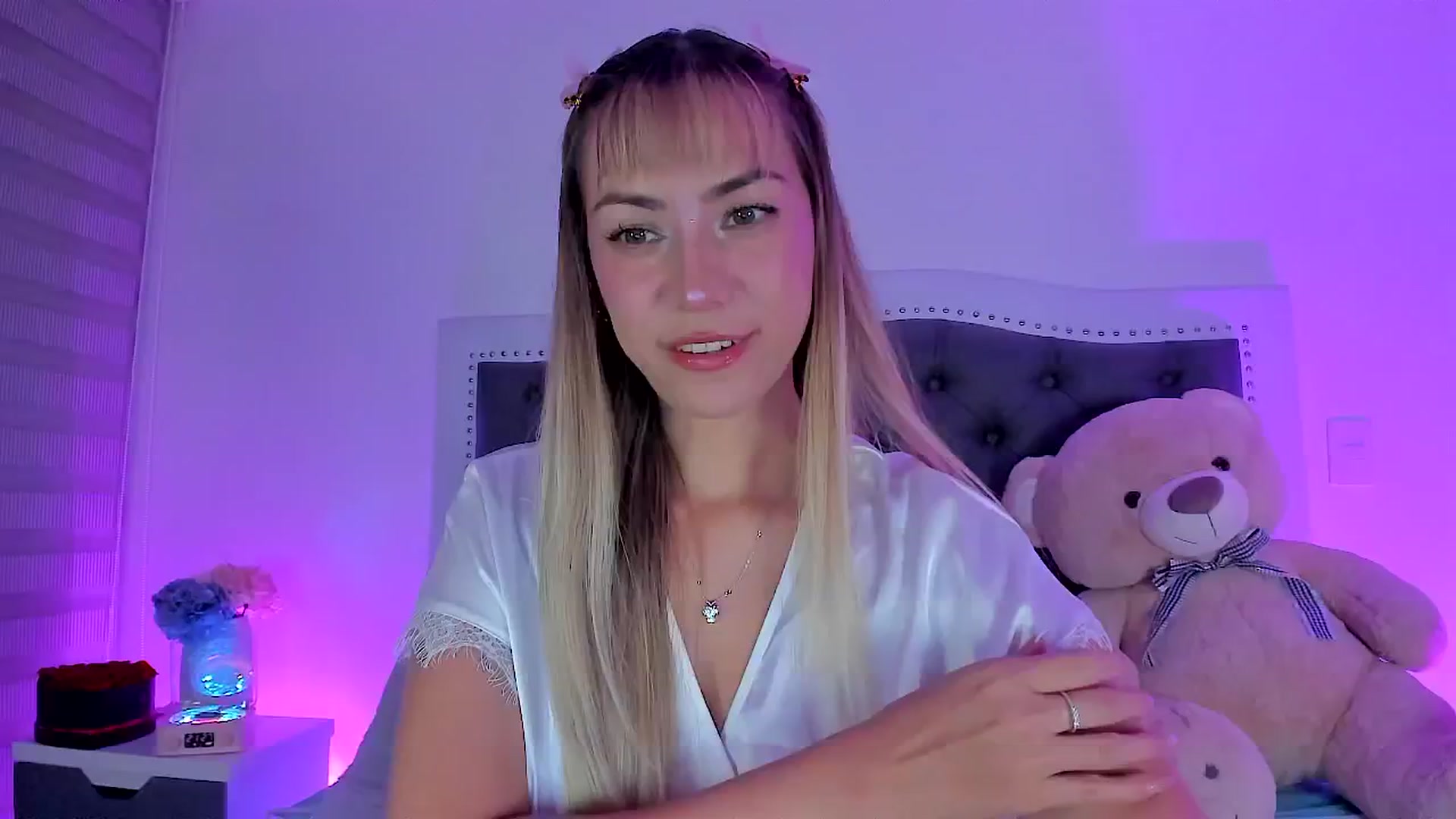 Gallery image thumbnail from SweetMar23's myfreecams stream on, 04/29/2025, 02:37 image 8 of 20