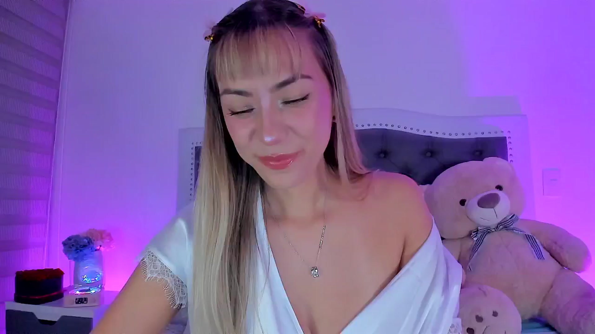 Gallery image thumbnail from SweetMar23's myfreecams stream on, 04/29/2025, 02:37 image 14 of 20