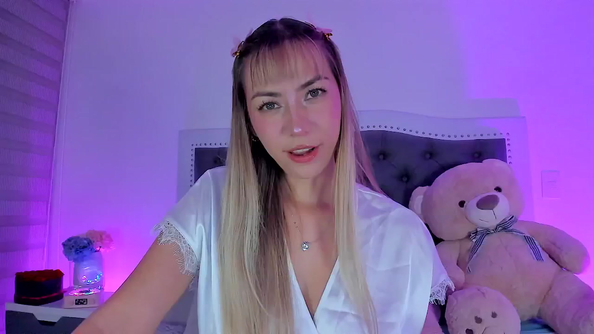 Gallery image thumbnail from SweetMar23's myfreecams stream on, 04/29/2025, 02:37 image 6 of 20