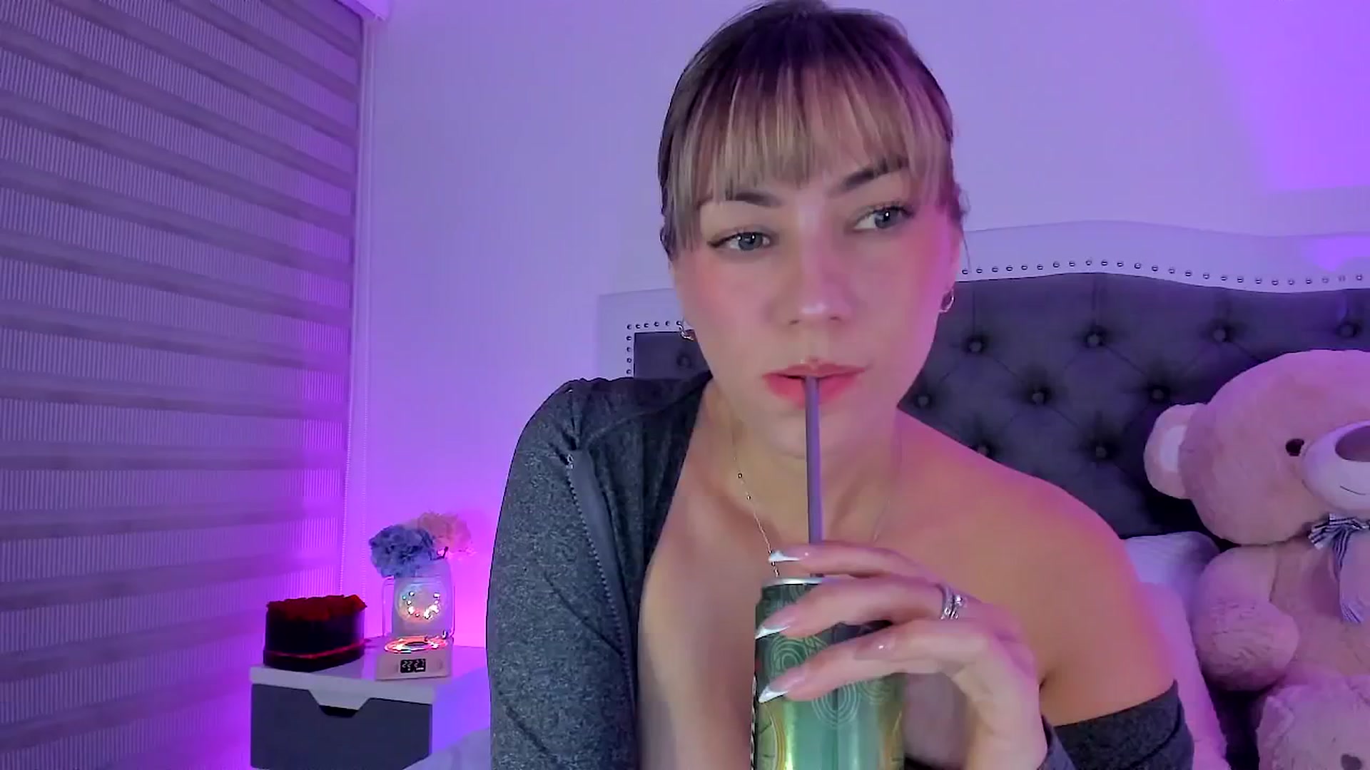 Gallery image thumbnail from SweetMar23's myfreecams stream on, 05/08/2025, 05:11 image 8 of 20