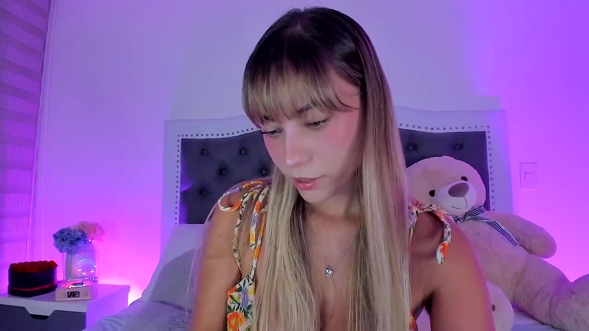 Gallery image thumbnail from SweetMar23's myfreecams stream on, 06/04/2025, 03:06 image 6 of 20