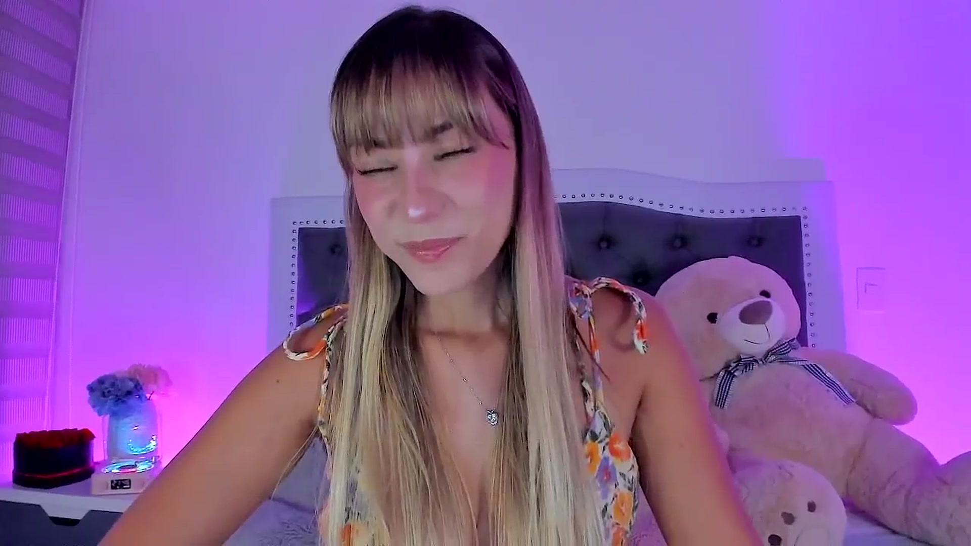 Gallery image thumbnail from SweetMar23's myfreecams stream on, 06/04/2025, 03:06 image 7 of 20