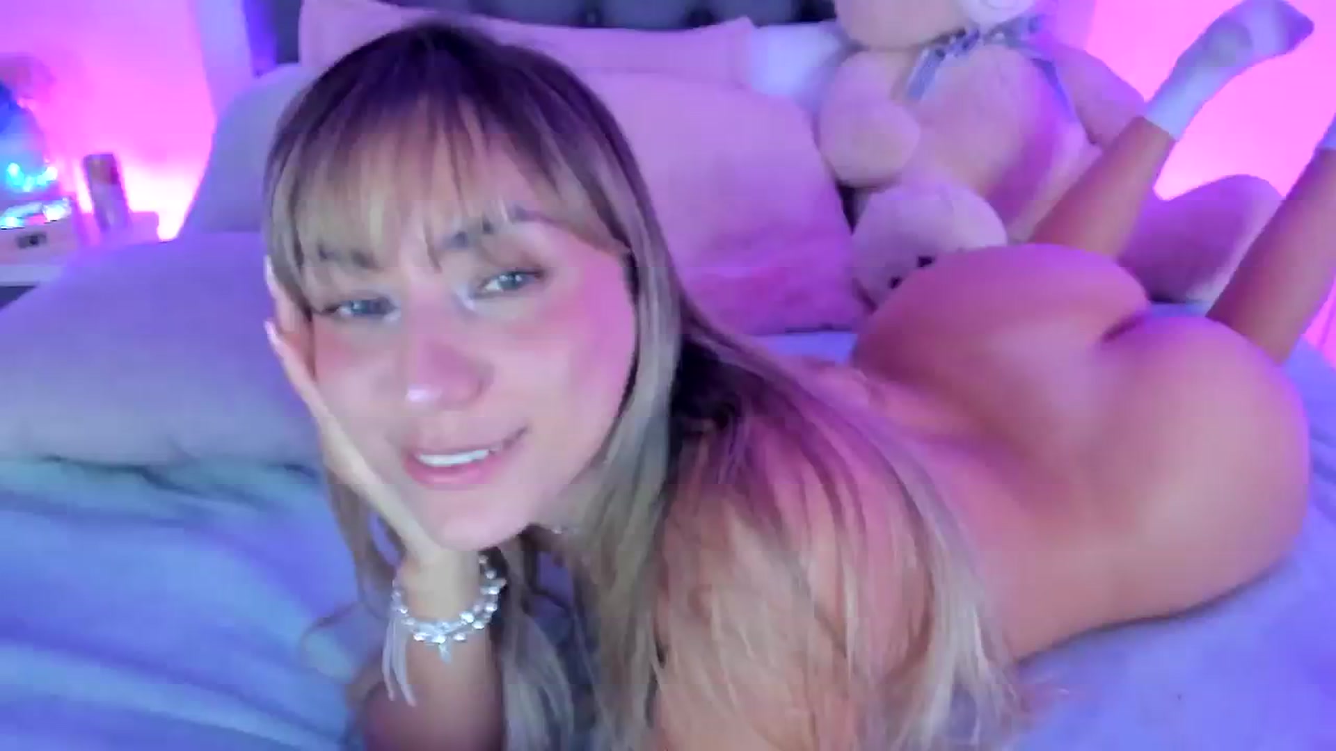 Gallery image thumbnail from SweetMar23's myfreecams stream on, 06/06/2025, 08:33 image 15 of 20