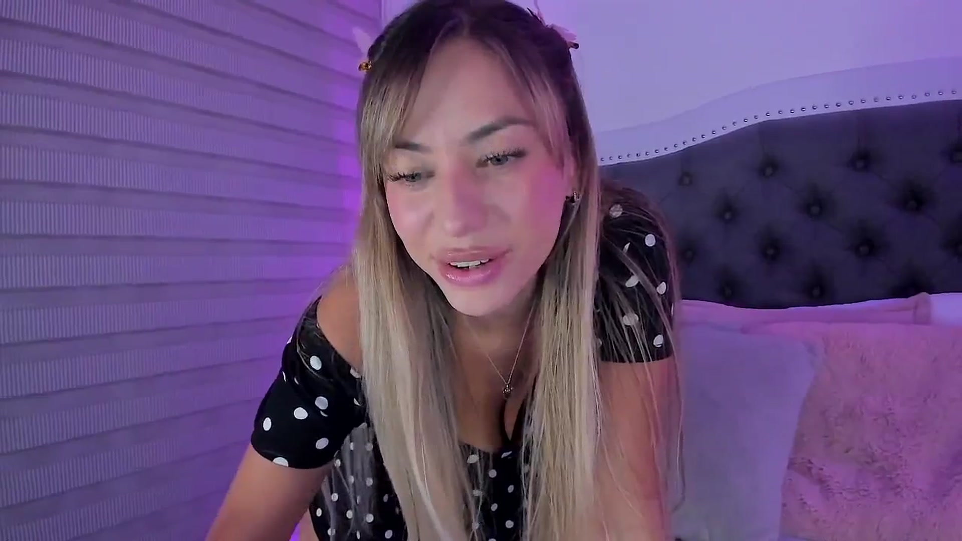 Gallery image thumbnail from SweetMar23's myfreecams stream on, 06/26/2025, 03:43 image 3 of 20