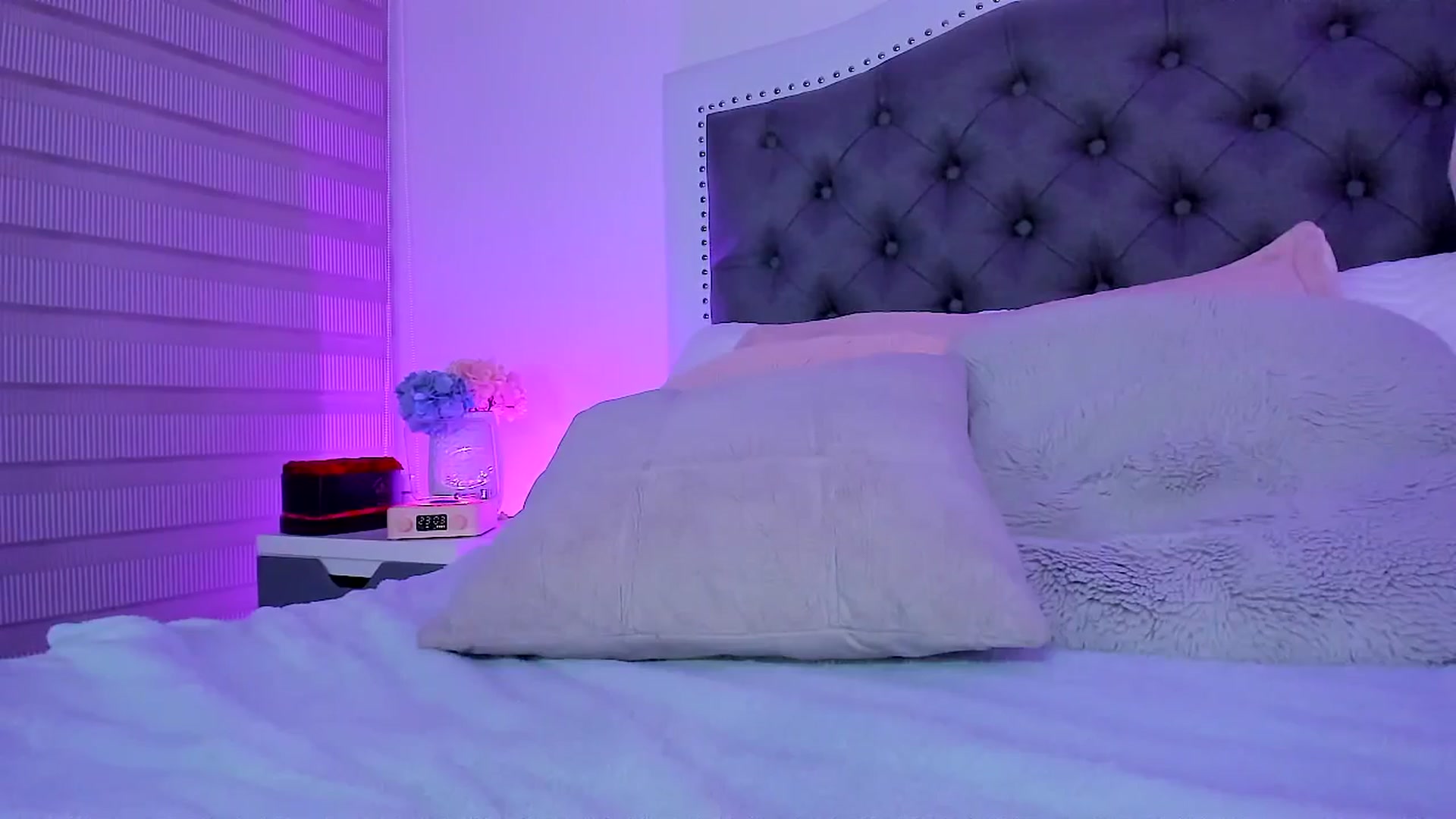 Gallery image thumbnail from SweetMar23's myfreecams stream on, 07/24/2025, 05:19 image 11 of 20