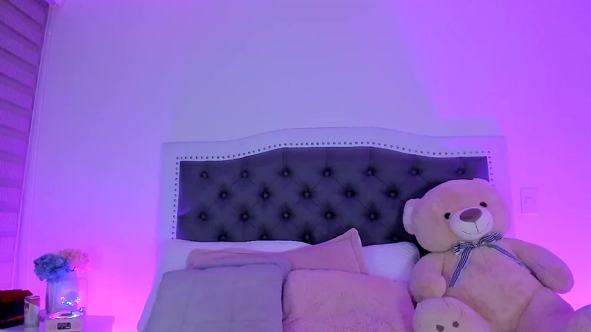 Gallery image thumbnail from SweetMar23's myfreecams stream on, 07/28/2025, 06:23 image 11 of 20