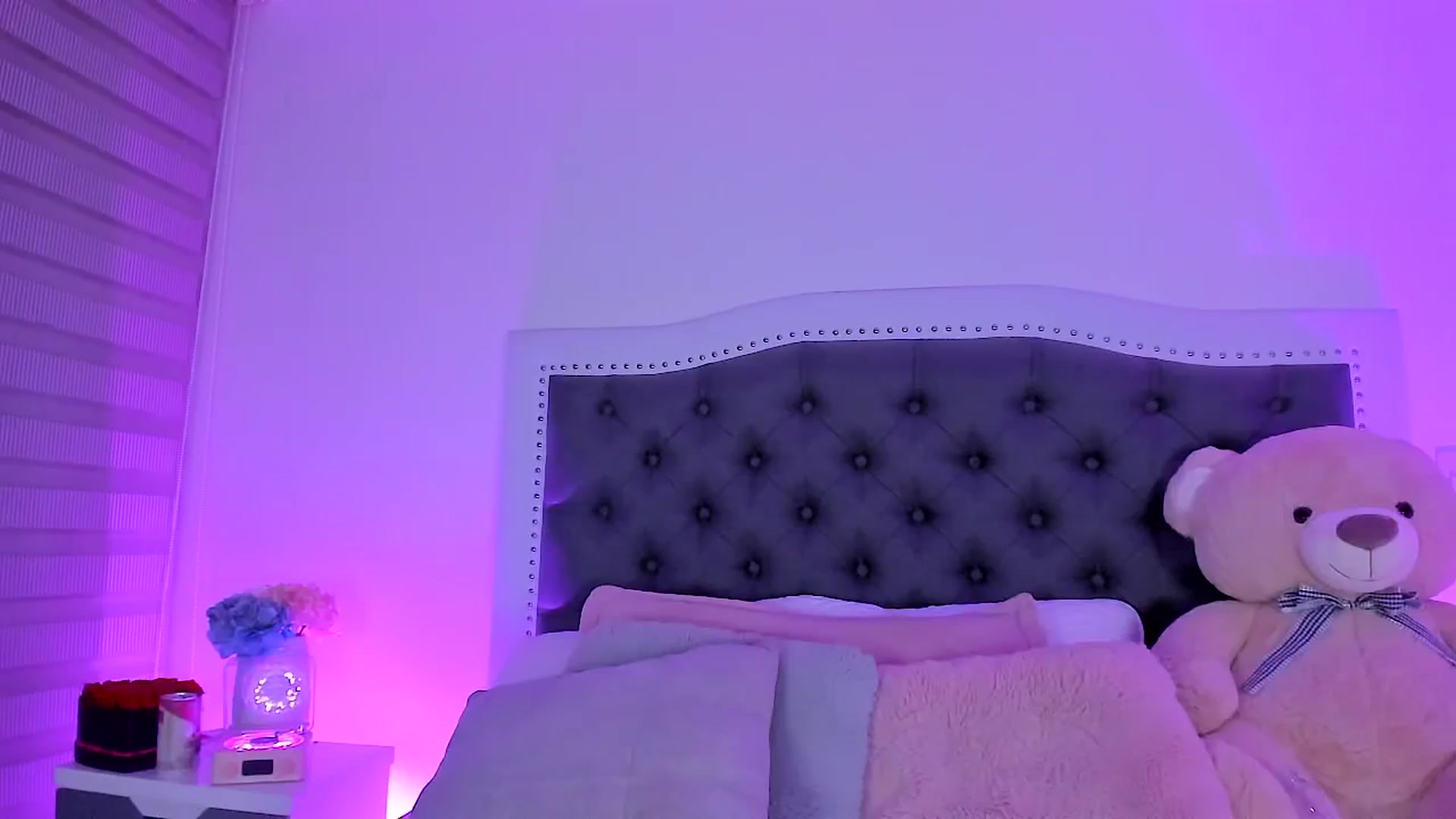 Gallery image thumbnail from SweetMar23's myfreecams stream on, 07/29/2025, 05:18 image 20 of 20