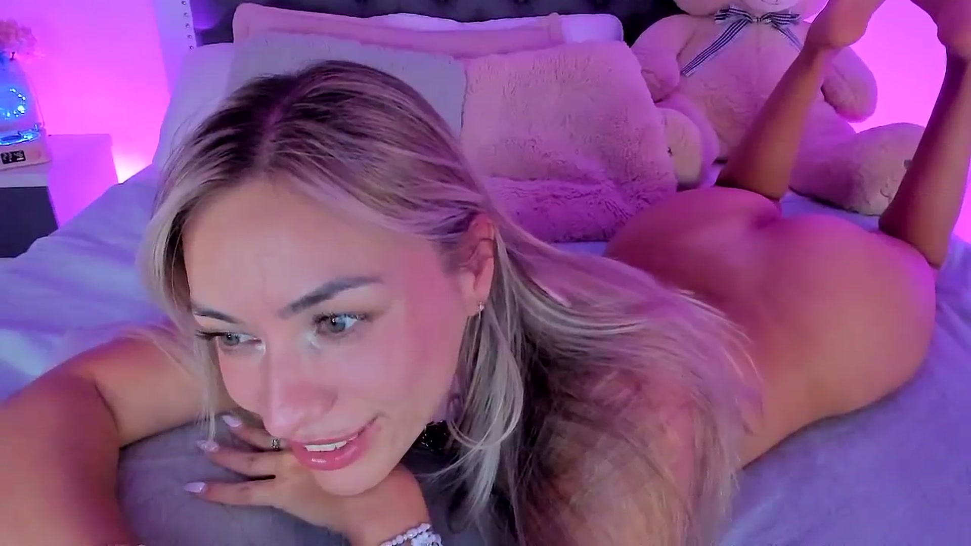 Gallery image thumbnail from SweetMar23's myfreecams stream on, 07/29/2025, 05:18 image 15 of 20