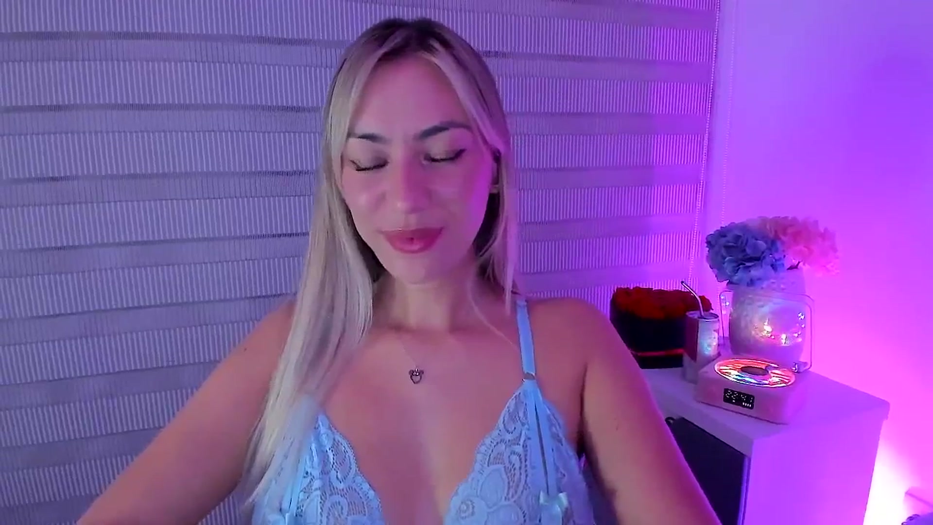 Gallery image thumbnail from SweetMar23's myfreecams stream on, 08/07/2025, 04:27 image 5 of 20