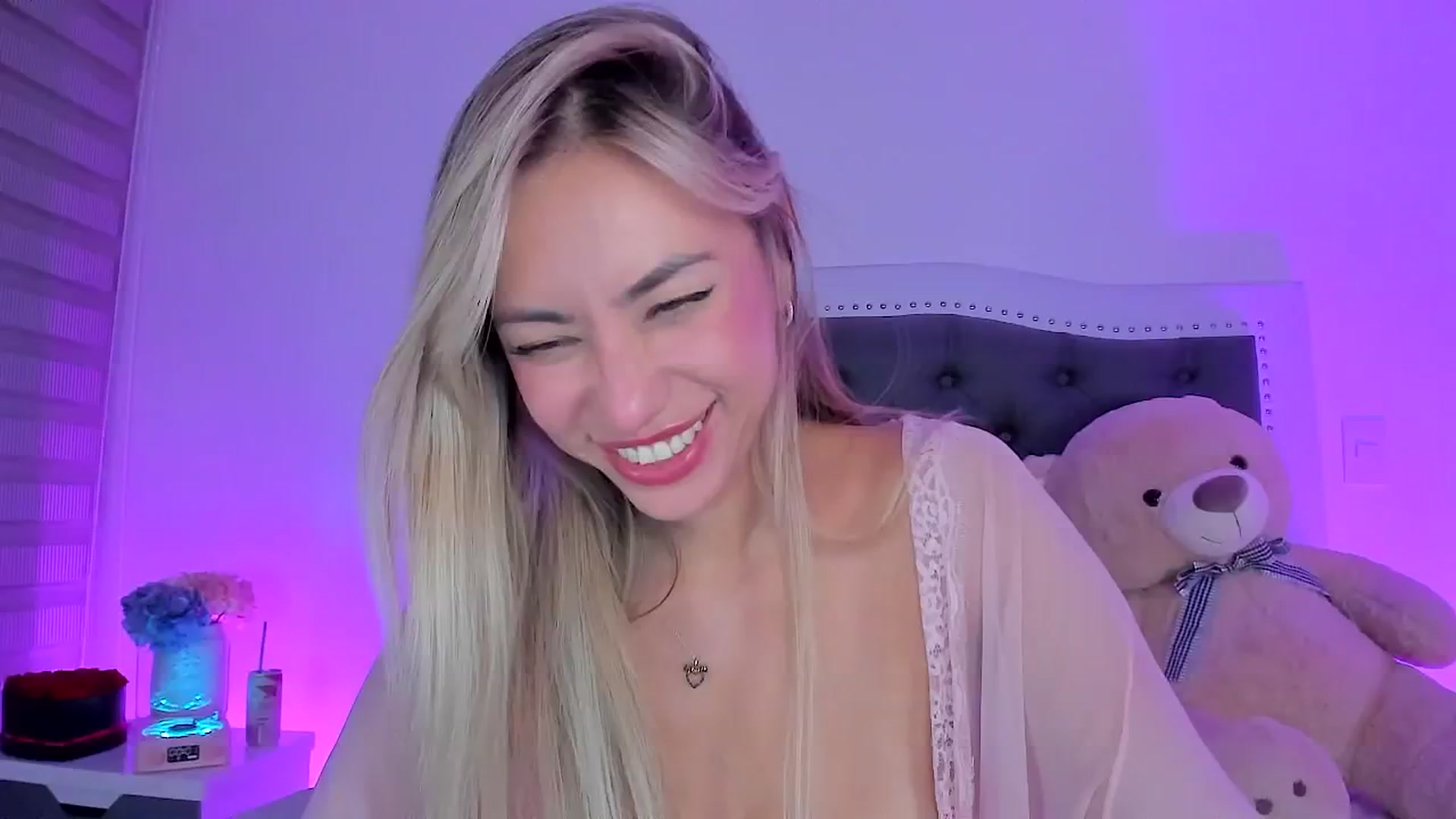 Gallery image thumbnail from SweetMar23's myfreecams stream on, 08/27/2025, 05:09 image 15 of 20