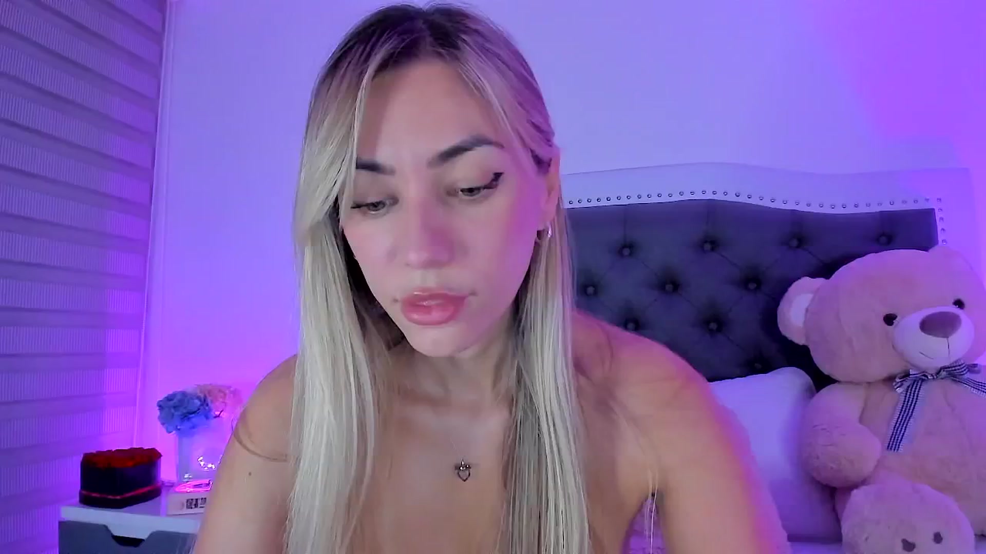 Gallery image thumbnail from SweetMar23's myfreecams stream on, 08/30/2025, 05:08 image 3 of 20