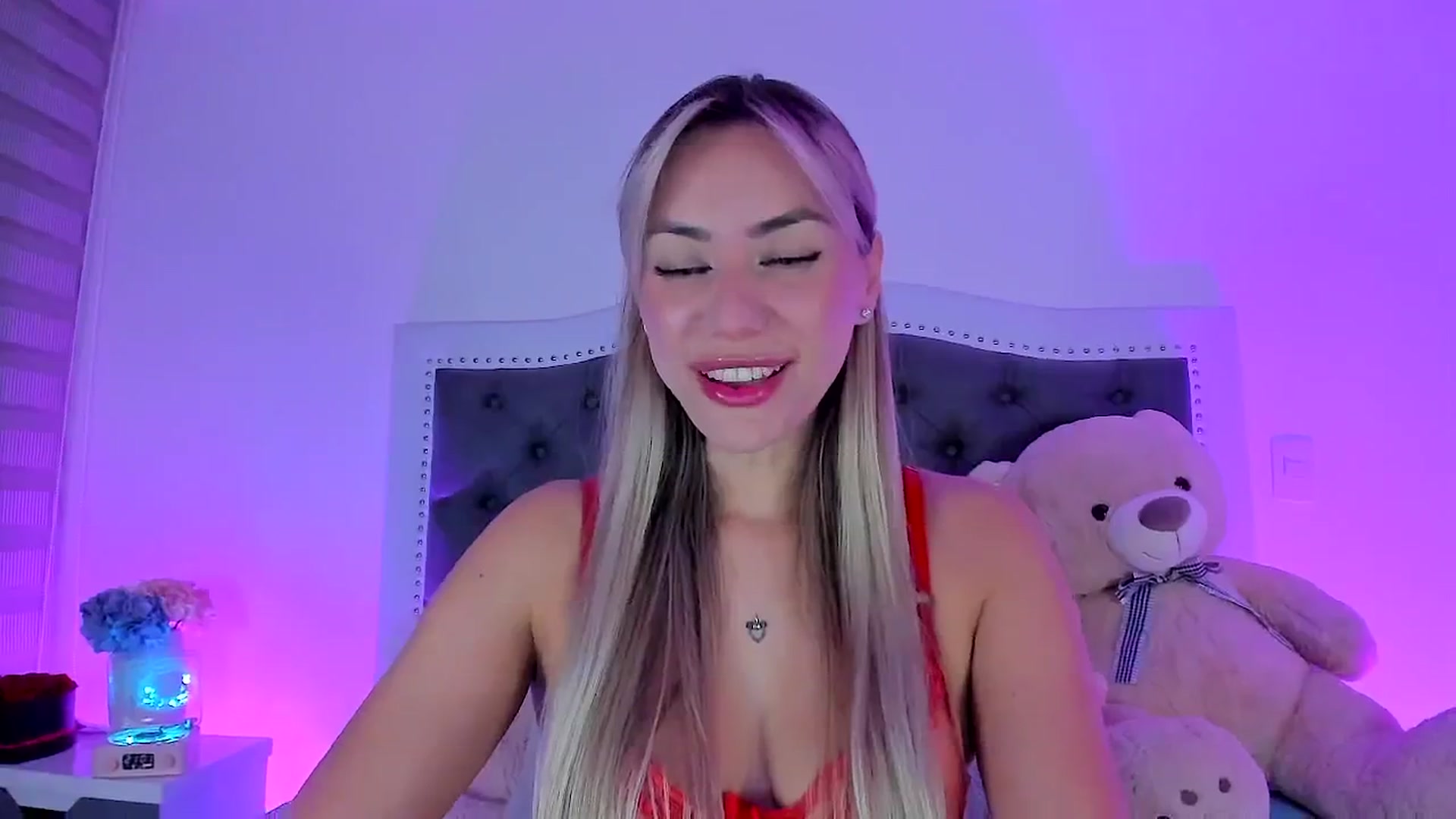 Gallery image thumbnail from SweetMar23's myfreecams stream on, 09/06/2025, 02:52 image 5 of 20