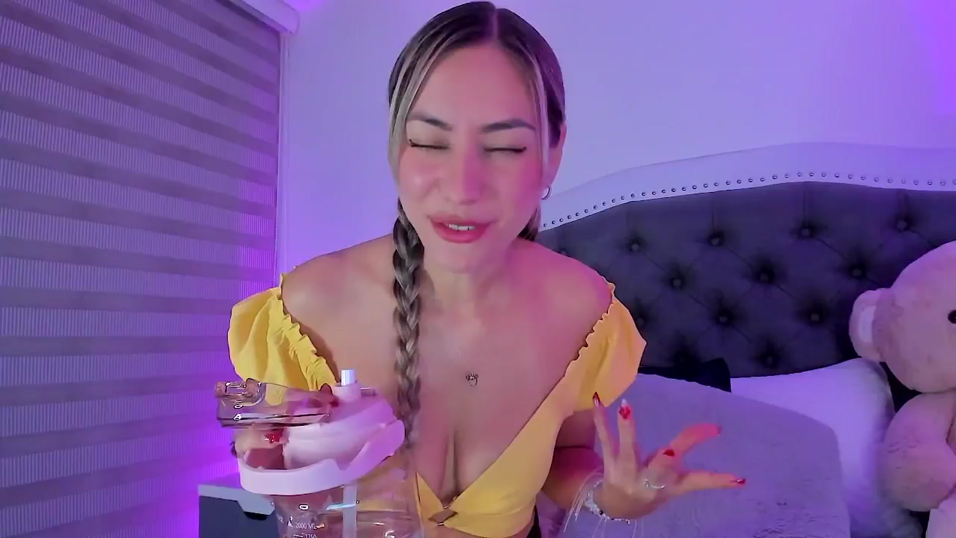 Gallery image thumbnail from SweetMar23's myfreecams stream on, 09/24/2025, 05:04 image 2 of 20