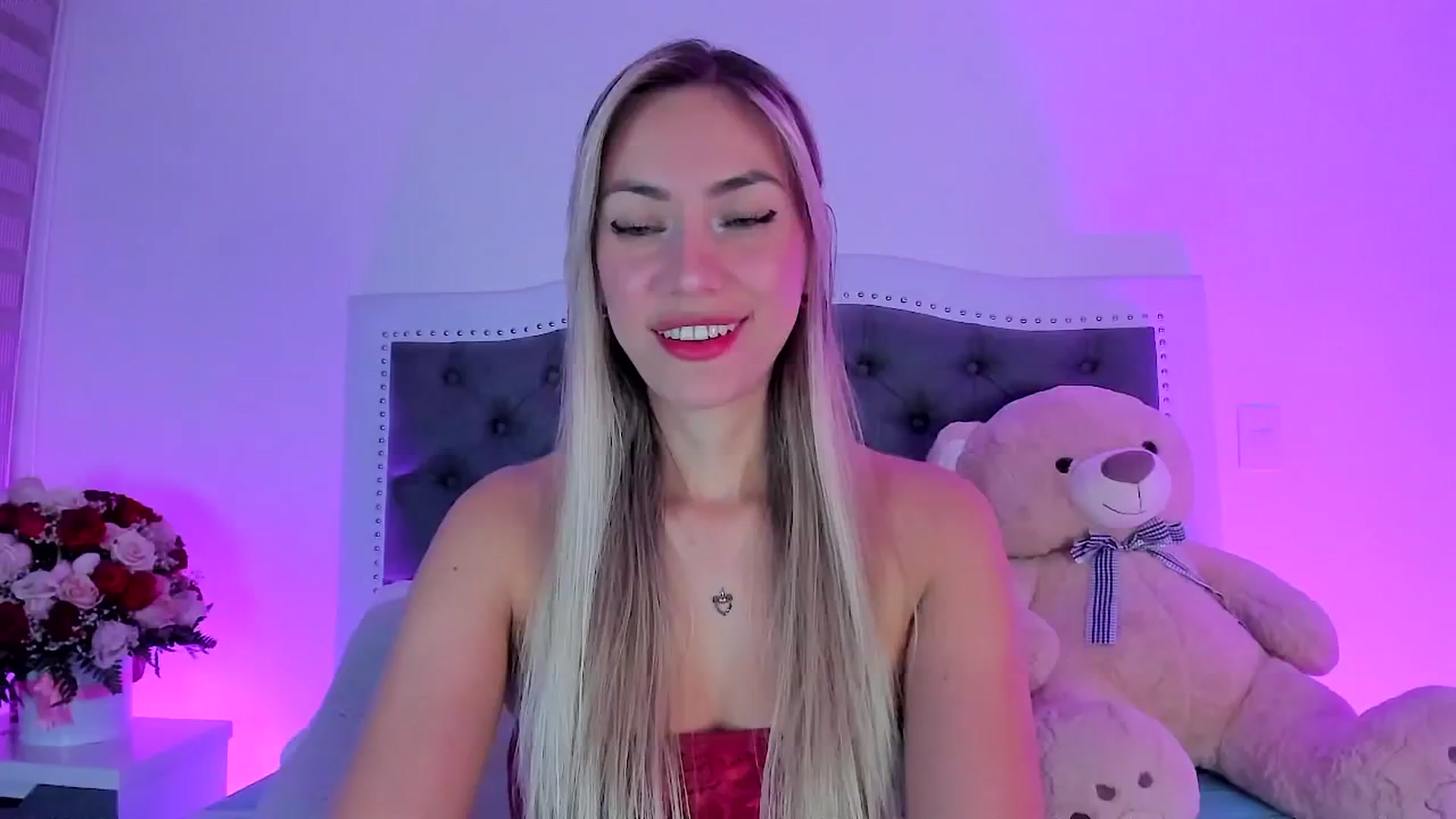 Gallery image thumbnail from SweetMar23's myfreecams stream on, 09/25/2025, 03:43 image 1 of 20