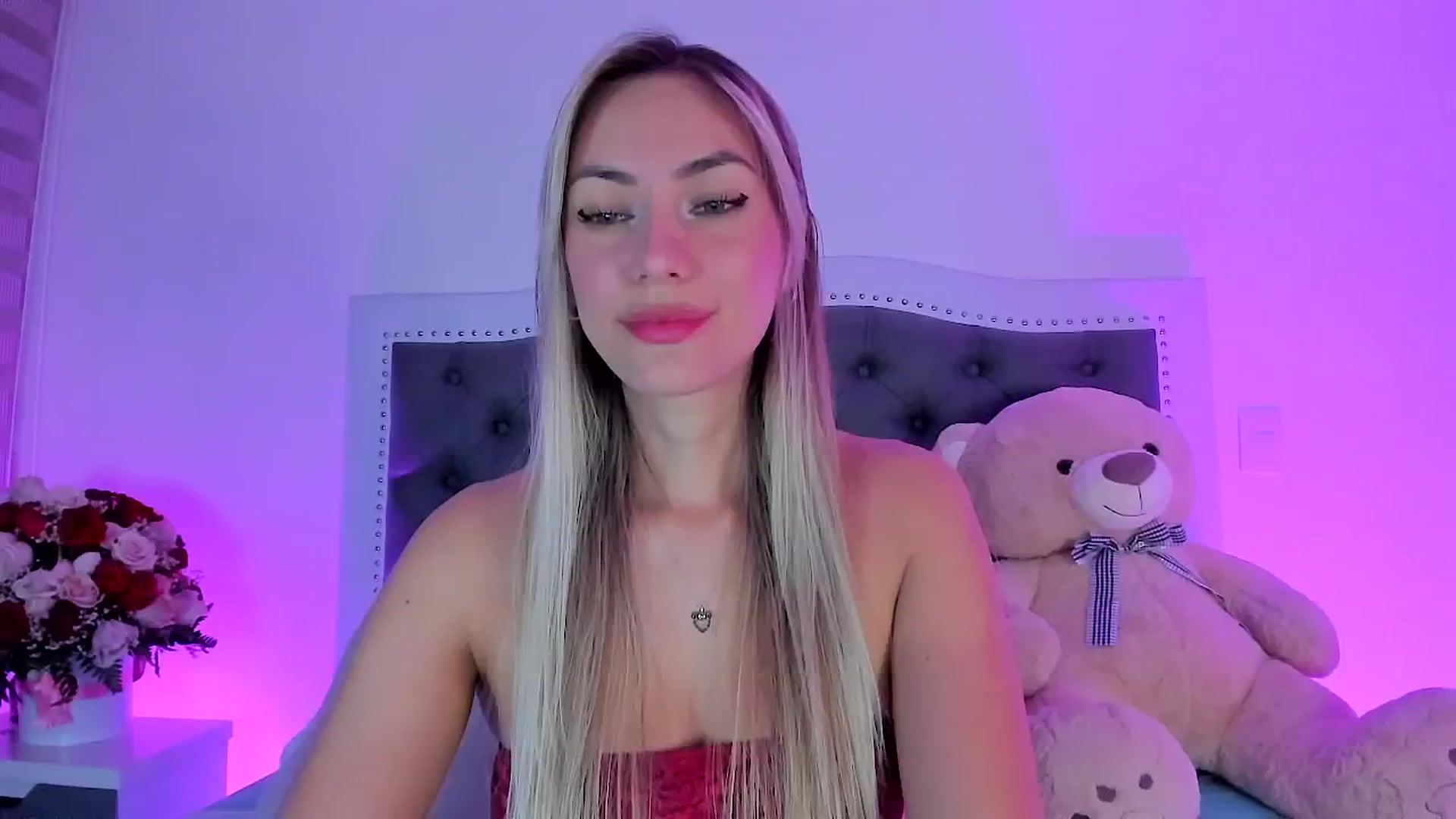 Gallery image thumbnail from SweetMar23's myfreecams stream on, 09/25/2025, 03:43 image 5 of 20