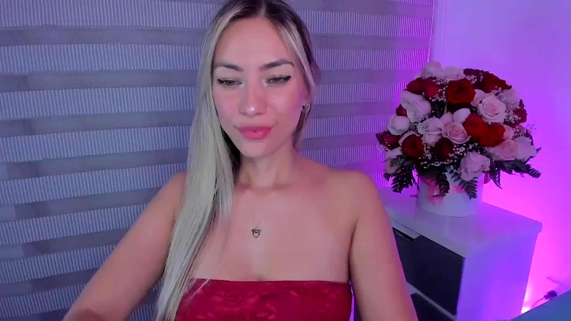 Gallery image thumbnail from SweetMar23's myfreecams stream on, 09/25/2025, 03:43 image 10 of 20