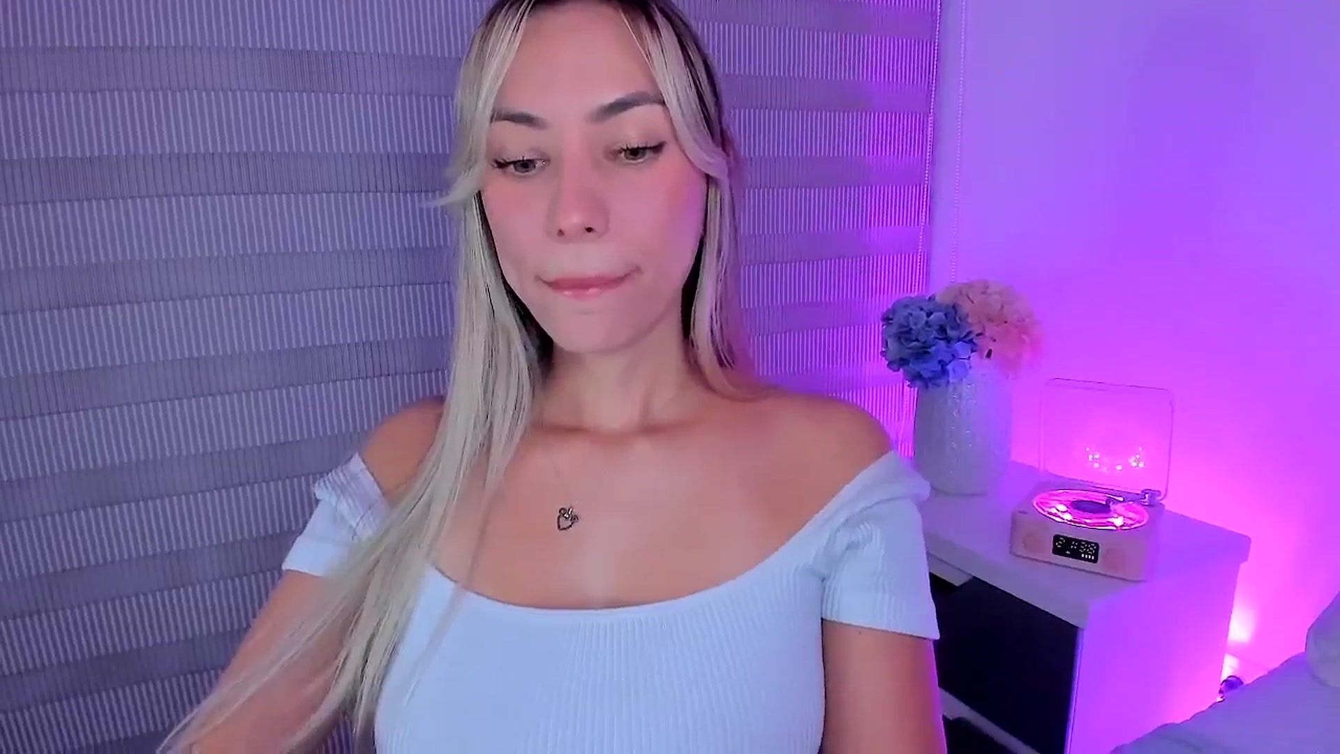 Gallery image thumbnail from SweetMar23's myfreecams stream on, 10/07/2025, 05:06 image 2 of 20