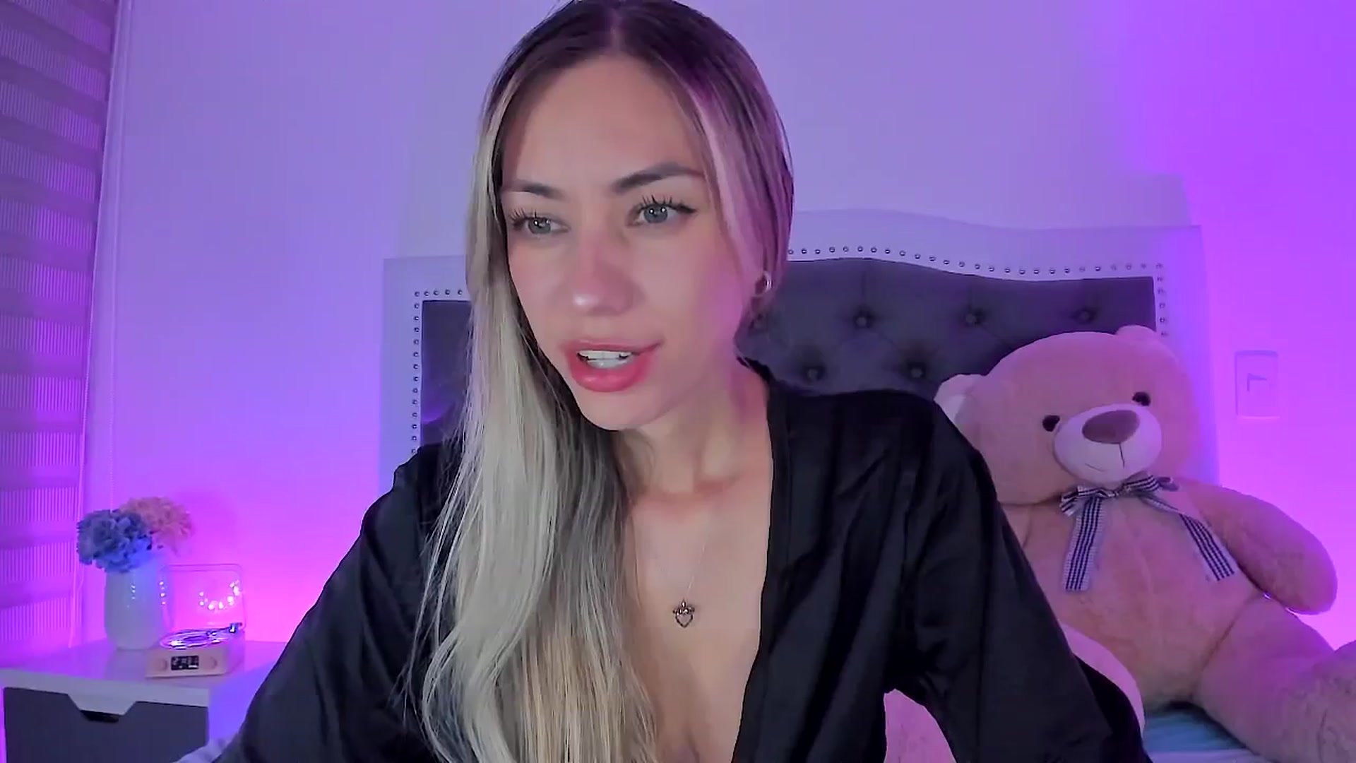 Gallery image thumbnail from SweetMar23's myfreecams stream on, 10/25/2025, 03:12 image 3 of 20
