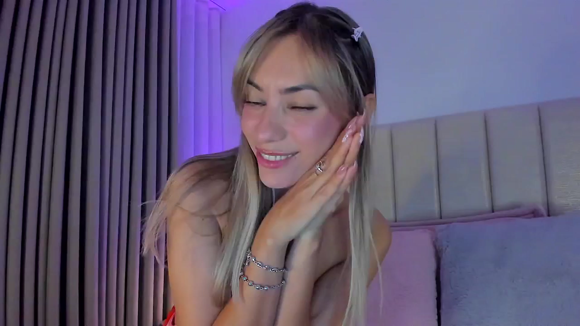 Gallery image thumbnail from SweetMar23's myfreecams stream on, 11/14/2025, 04:50 image 4 of 20