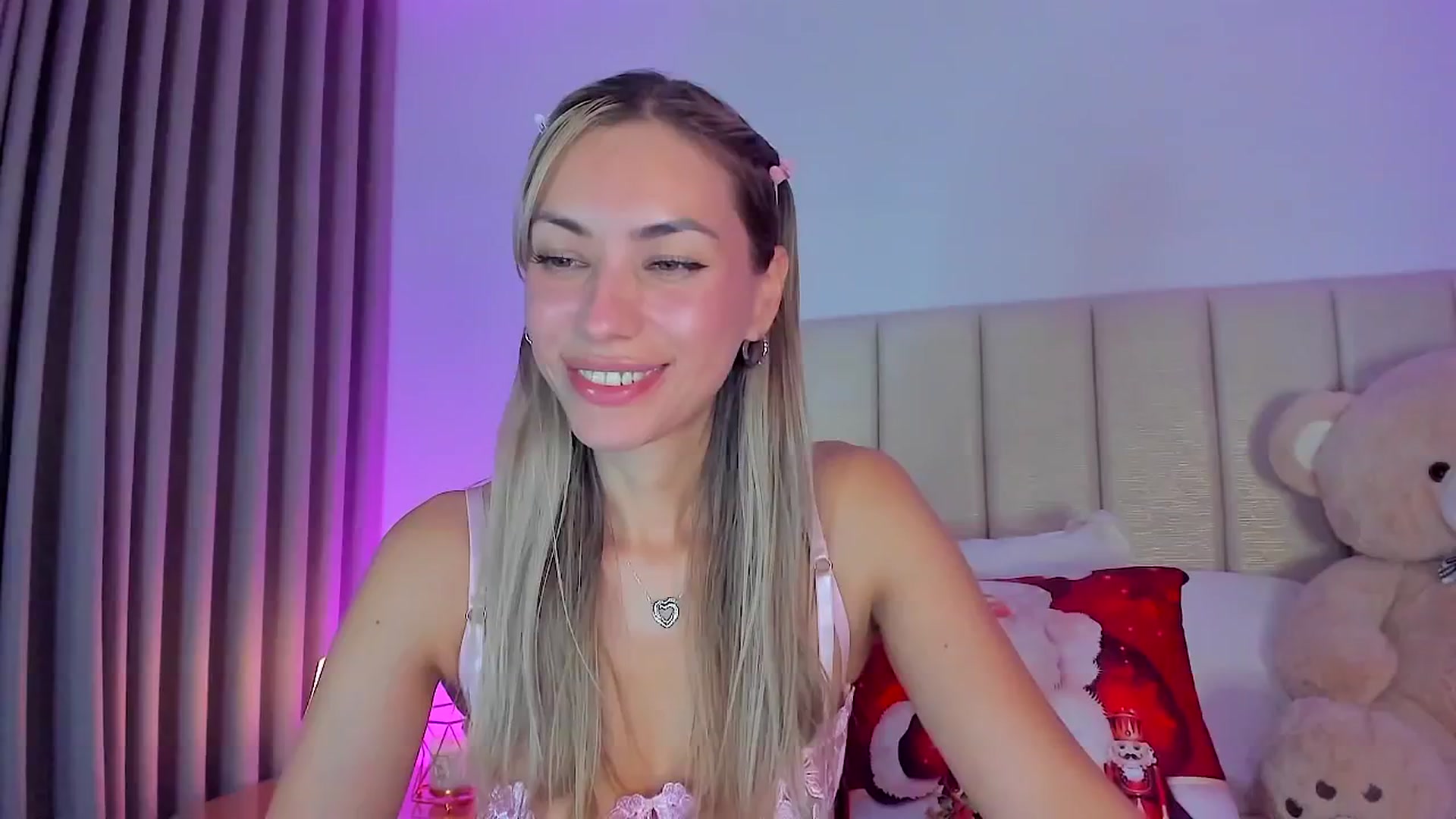 Gallery image thumbnail from SweetMar23's myfreecams stream on, 11/19/2025, 05:04 image 4 of 20
