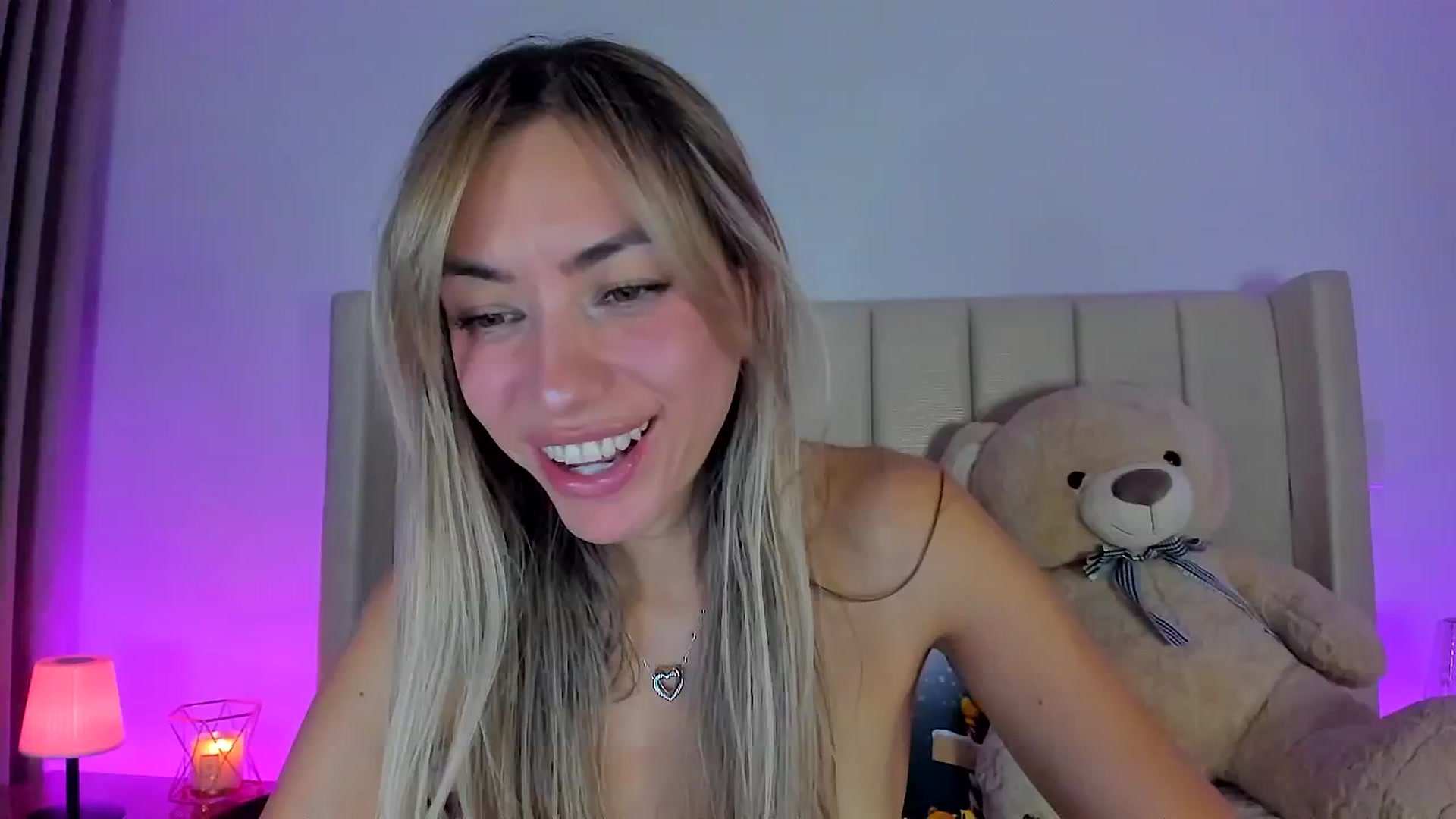 Gallery image thumbnail from SweetMar23's myfreecams stream on, 12/05/2025, 05:15 image 17 of 20