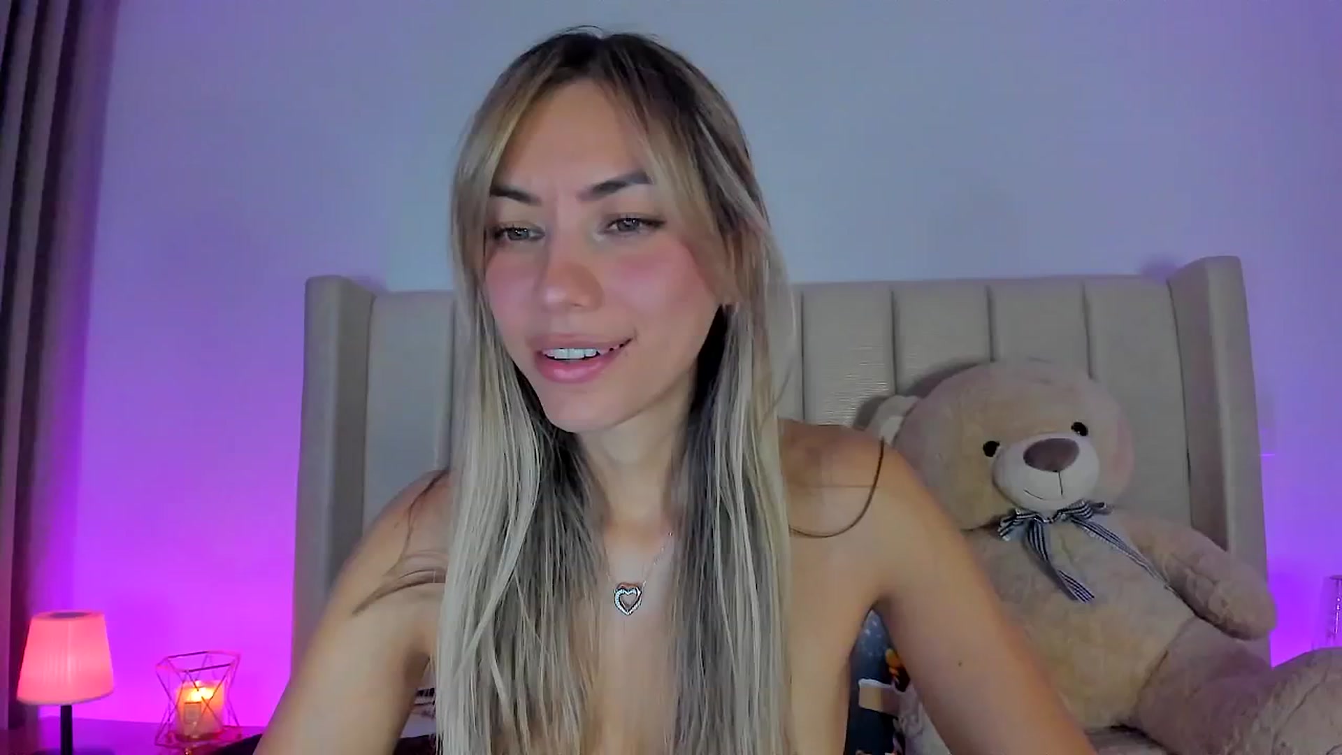 Gallery image thumbnail from SweetMar23's myfreecams stream on, 12/05/2025, 05:15 image 15 of 20