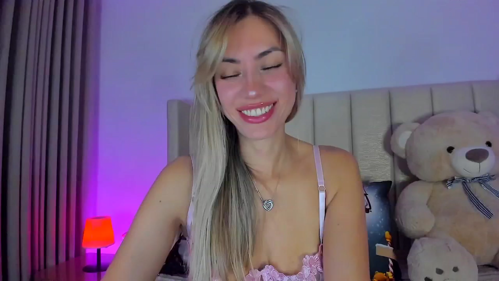 Gallery image thumbnail from SweetMar23's myfreecams stream on, 12/06/2025, 04:45 image 1 of 20