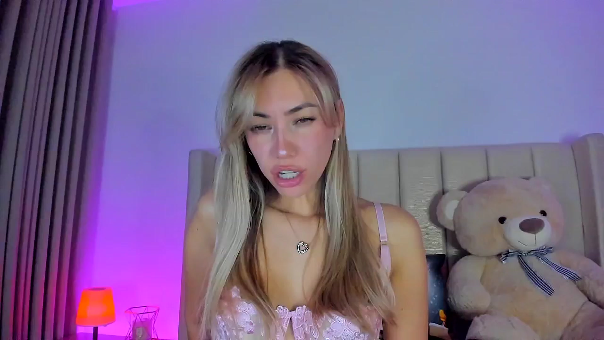 Gallery image thumbnail from SweetMar23's myfreecams stream on, 12/06/2025, 04:45 image 18 of 20