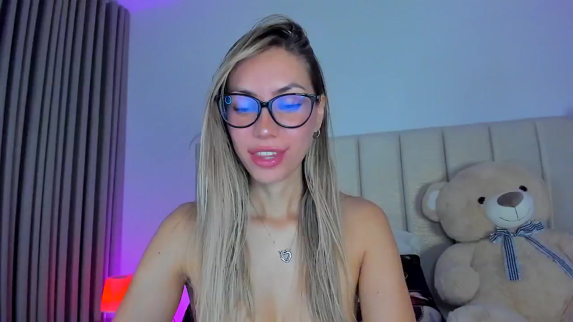 Gallery image thumbnail from SweetMar23's myfreecams stream on, 12/13/2025, 04:35 image 15 of 20