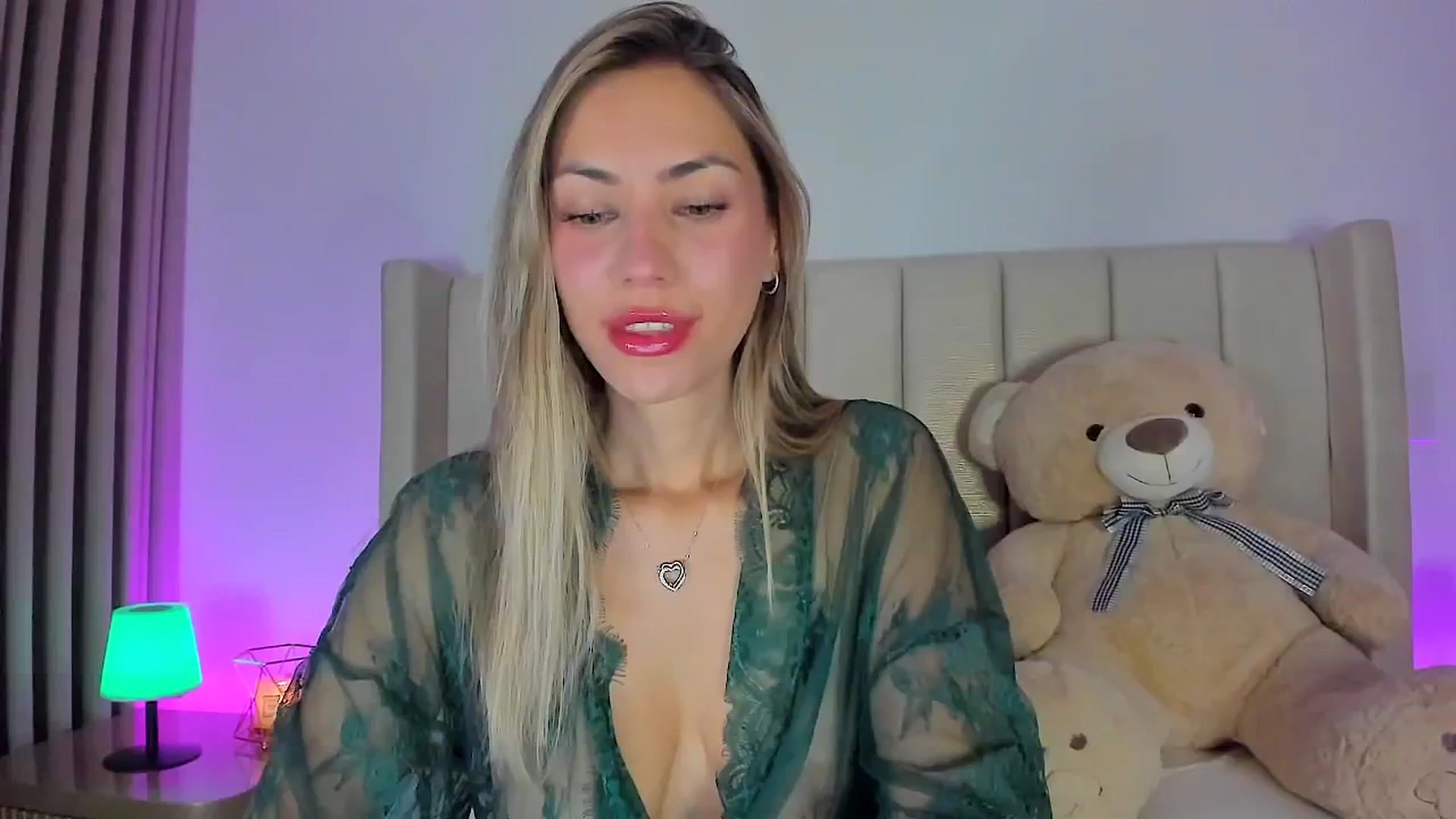 Gallery image thumbnail from SweetMar23's myfreecams stream on, 12/18/2025, 04:35 image 2 of 20