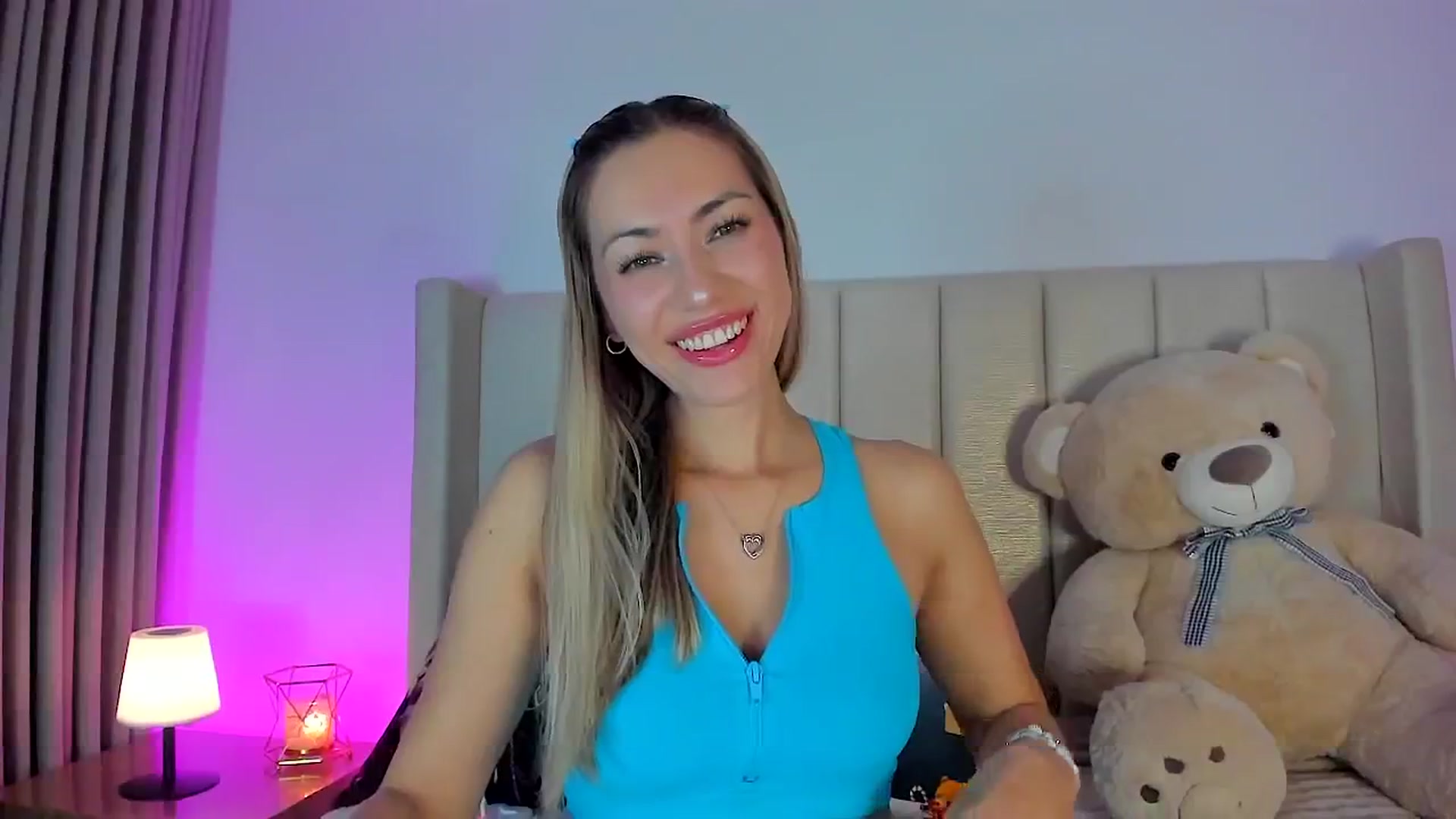 Gallery image thumbnail from SweetMar23's myfreecams stream on, 12/24/2025, 02:57 image 10 of 20