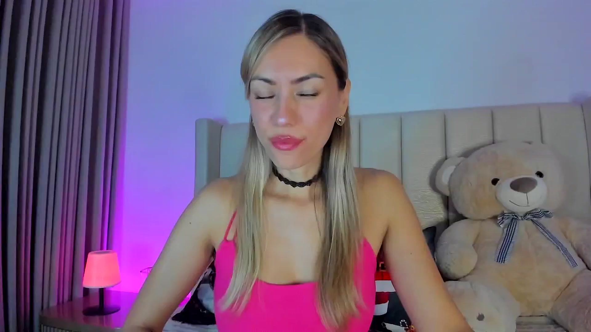 Gallery image thumbnail from SweetMar23's myfreecams stream on, 12/27/2025, 06:15 image 2 of 20