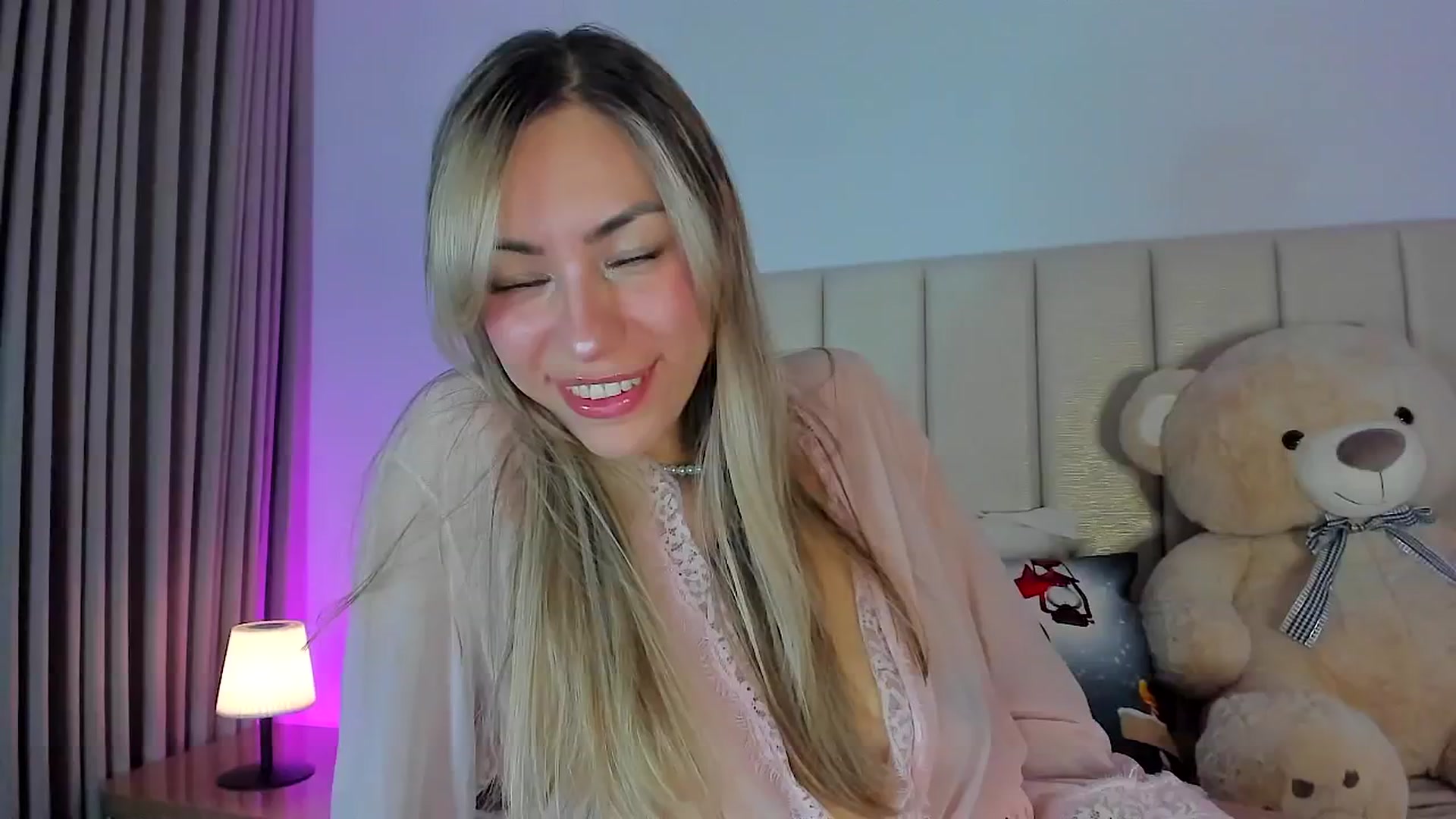 Gallery image thumbnail from SweetMar23's myfreecams stream on, 12/29/2025, 05:46 image 3 of 20