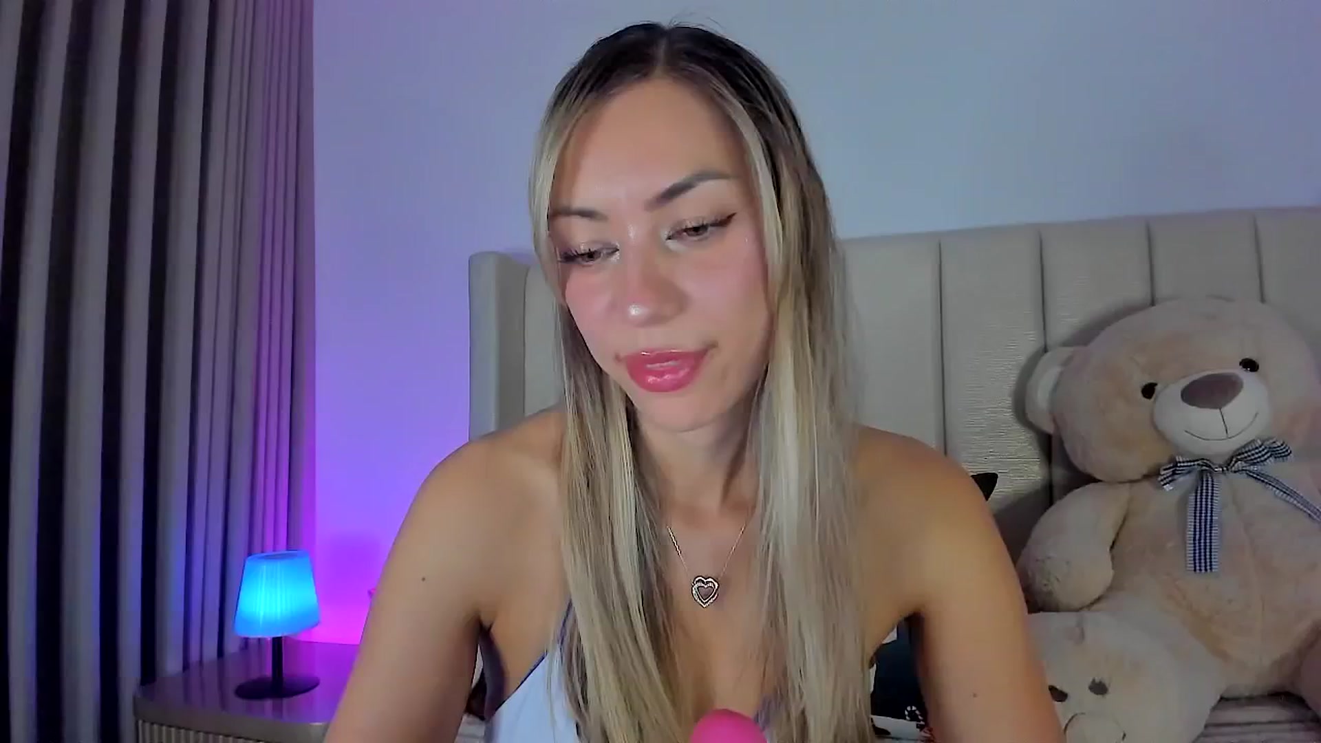 Gallery image thumbnail from SweetMar23's myfreecams stream on, 01/04/2026, 24:03 image 8 of 20