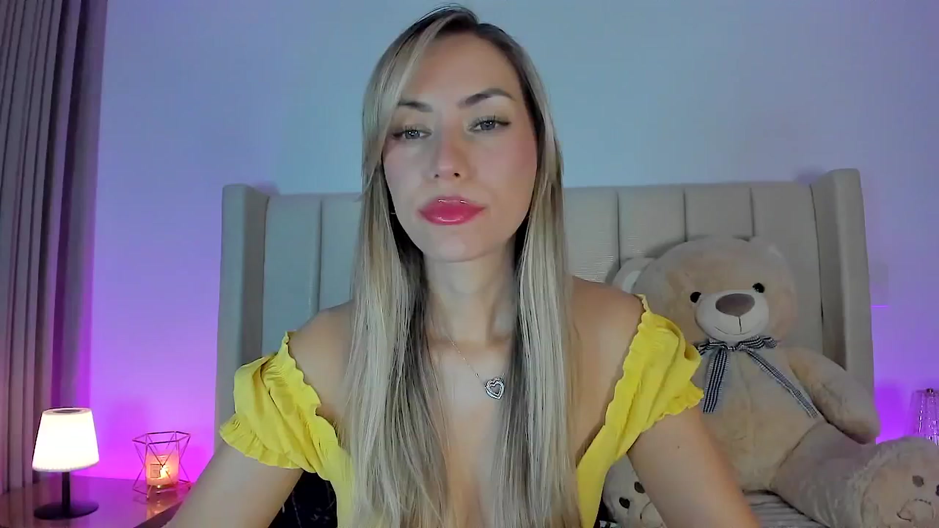 Gallery image thumbnail from SweetMar23's myfreecams stream on, 01/09/2026, 02:53 image 1 of 20