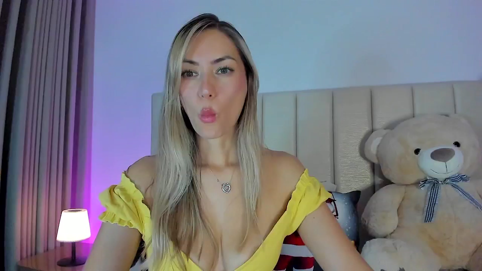 Gallery image thumbnail from SweetMar23's myfreecams stream on, 01/09/2026, 03:33 image 11 of 20
