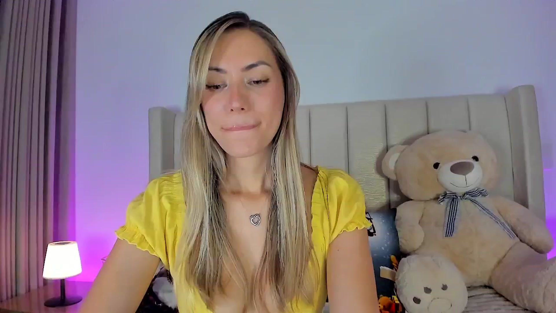 Gallery image thumbnail from SweetMar23's myfreecams stream on, 01/09/2026, 04:09 image 3 of 20