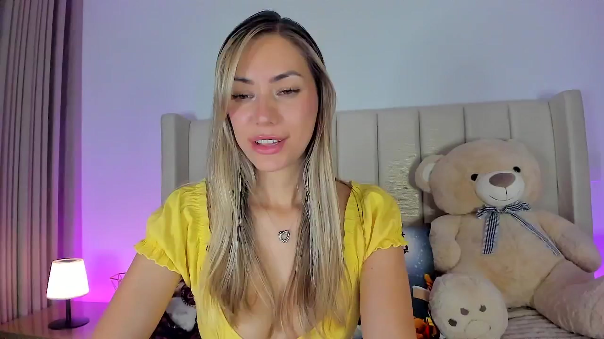 Gallery image thumbnail from SweetMar23's myfreecams stream on, 01/09/2026, 04:09 image 4 of 20