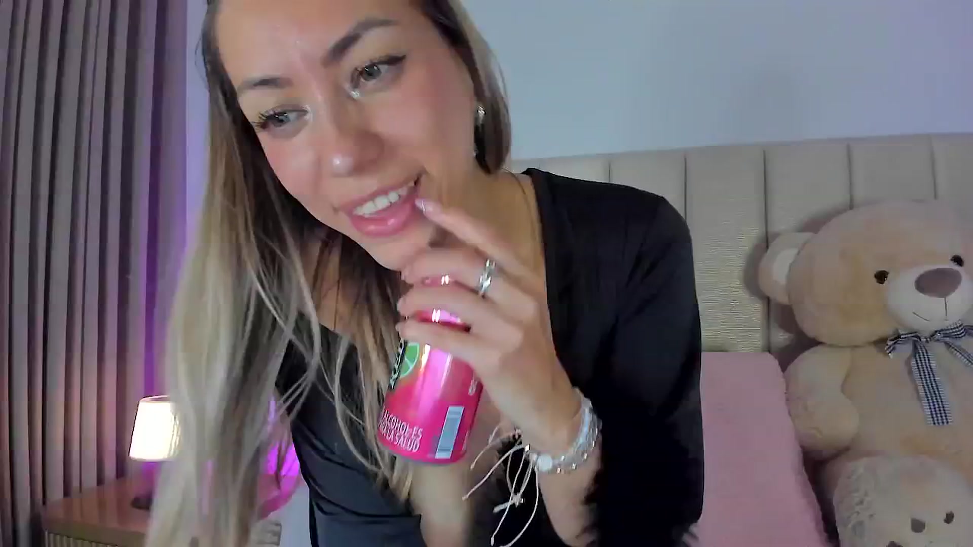 Gallery image thumbnail from SweetMar23's myfreecams stream on, 01/16/2026, 05:22 image 5 of 20