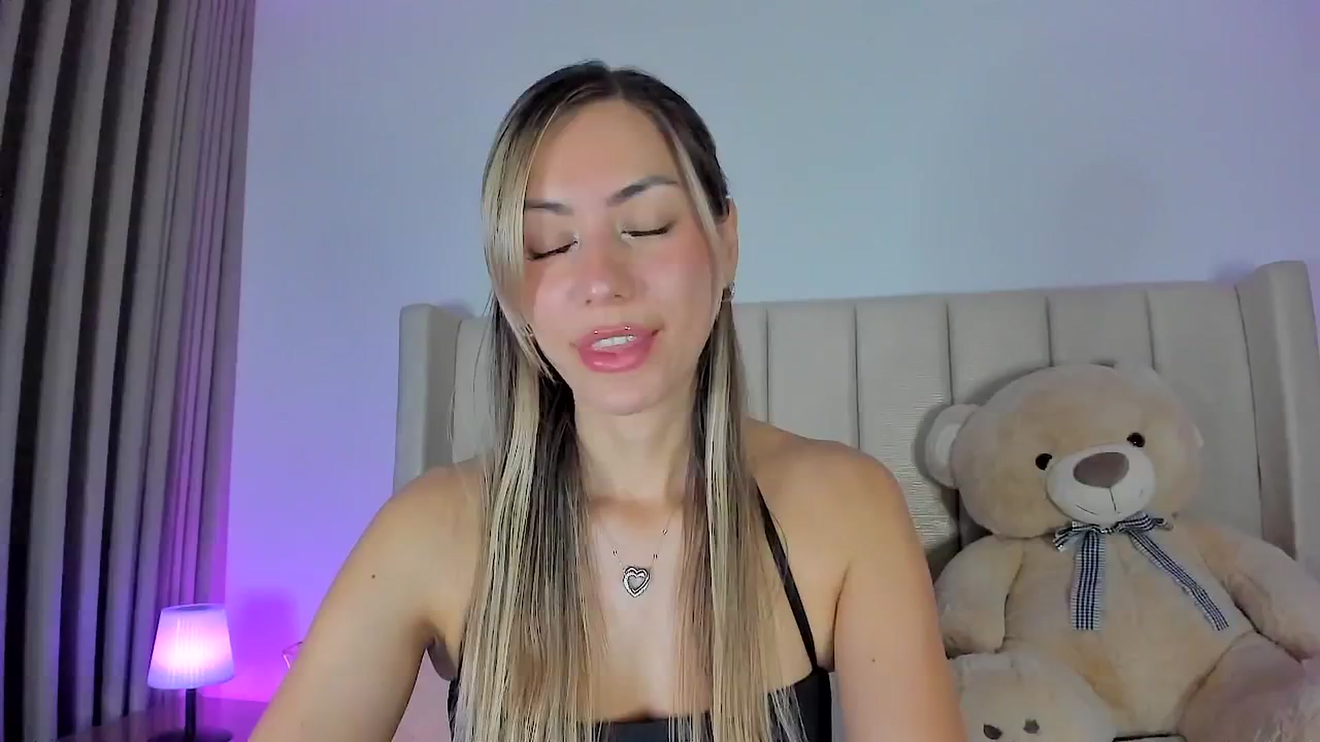 Gallery image thumbnail from SweetMar23's myfreecams stream on, 01/21/2026, 03:09 image 9 of 20