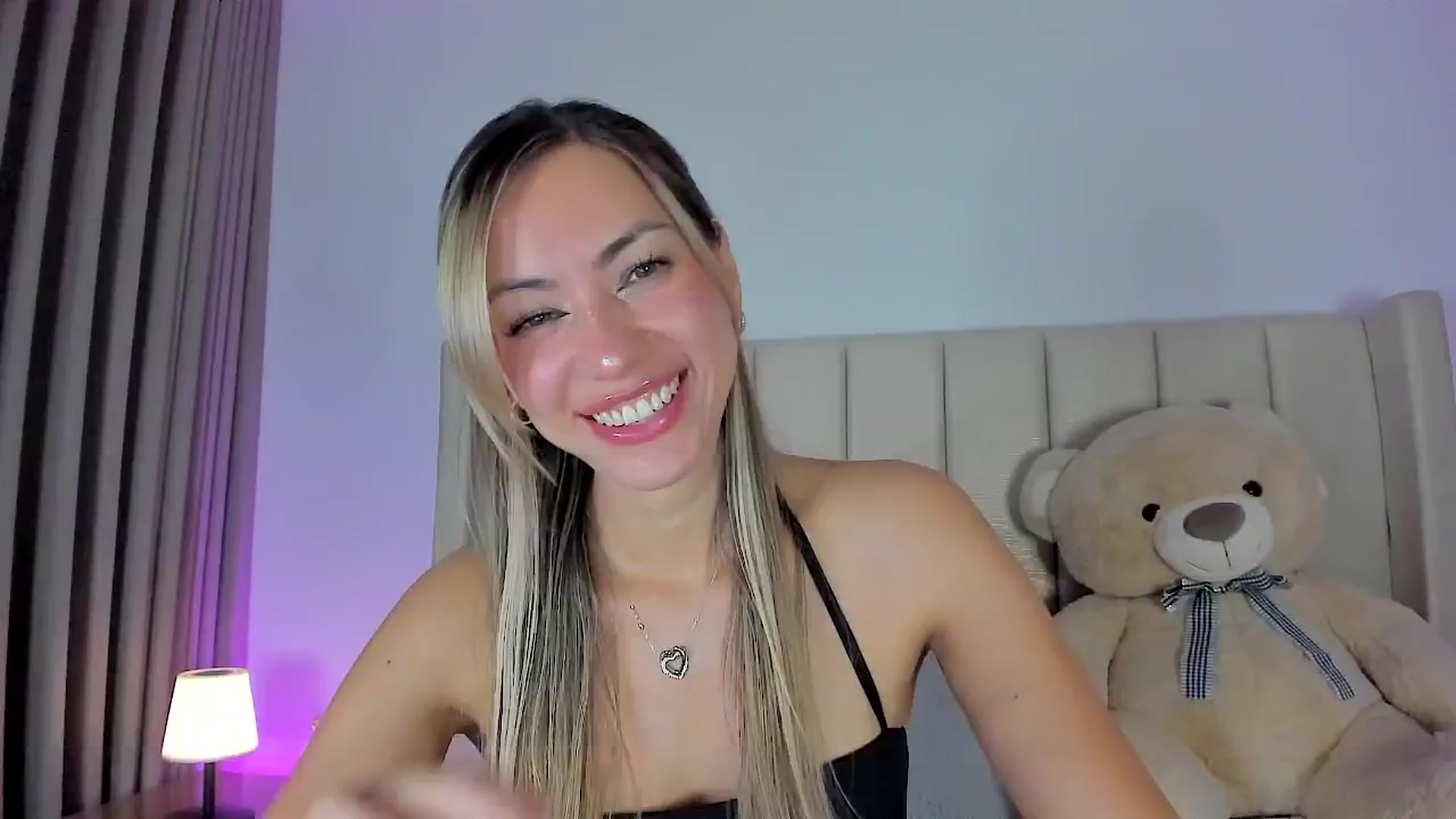 Gallery image thumbnail from SweetMar23's myfreecams stream on, 01/21/2026, 03:09 image 5 of 20