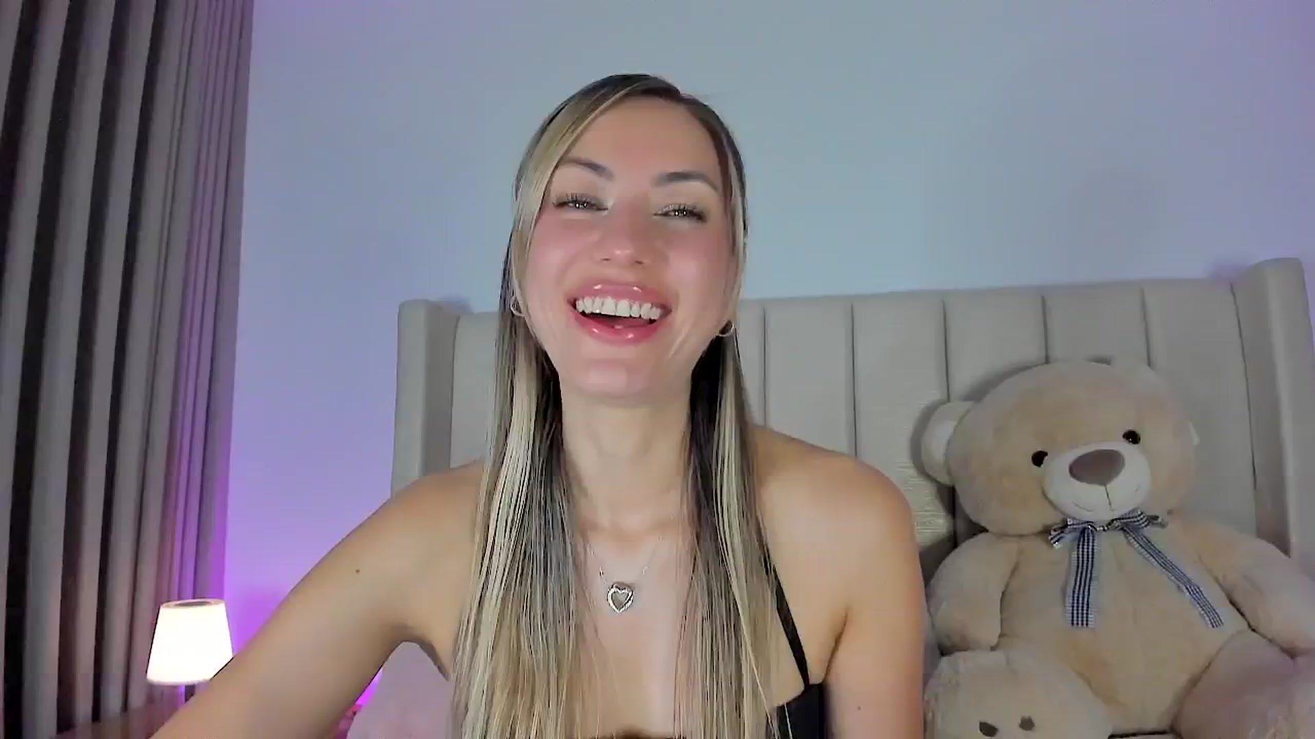 Gallery image thumbnail from SweetMar23's myfreecams stream on, 01/21/2026, 03:09 image 7 of 20