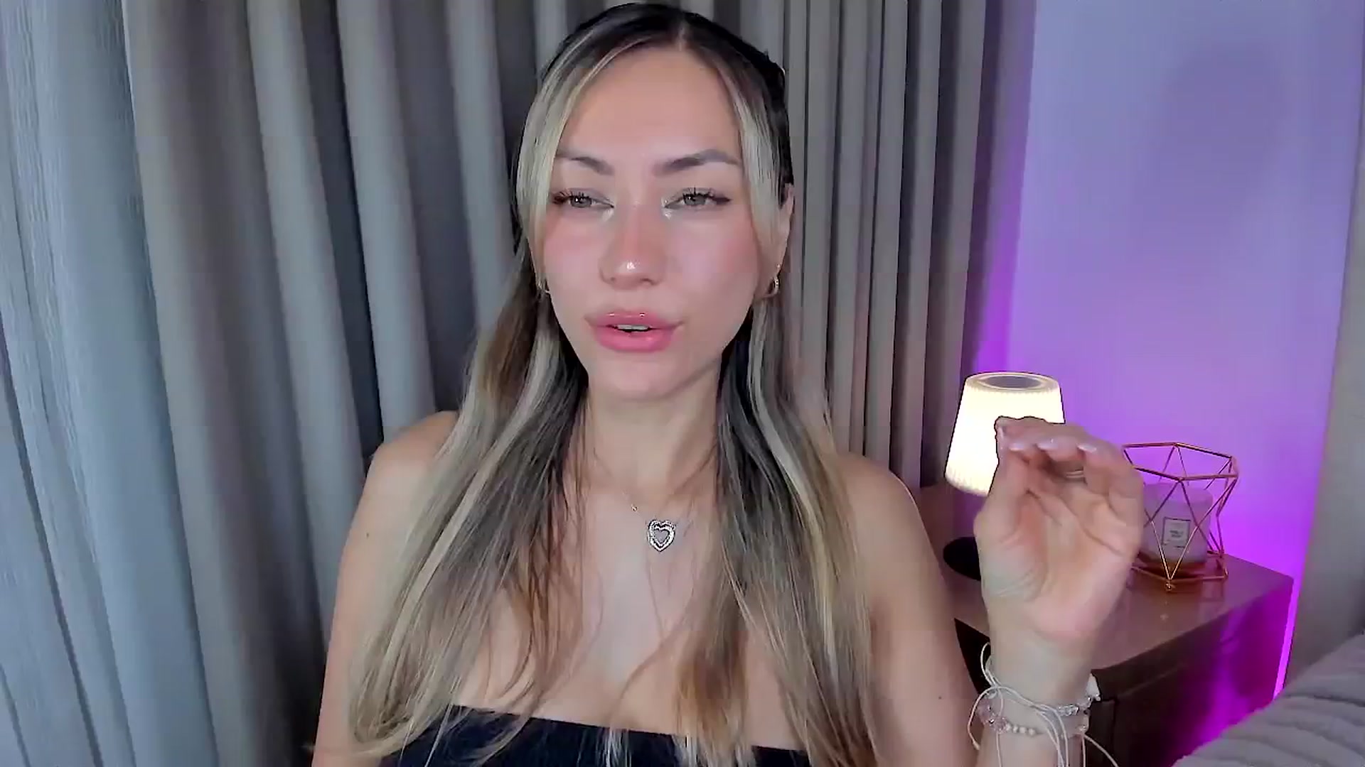 Gallery image thumbnail from SweetMar23's myfreecams stream on, 01/27/2026, 05:24 image 7 of 20