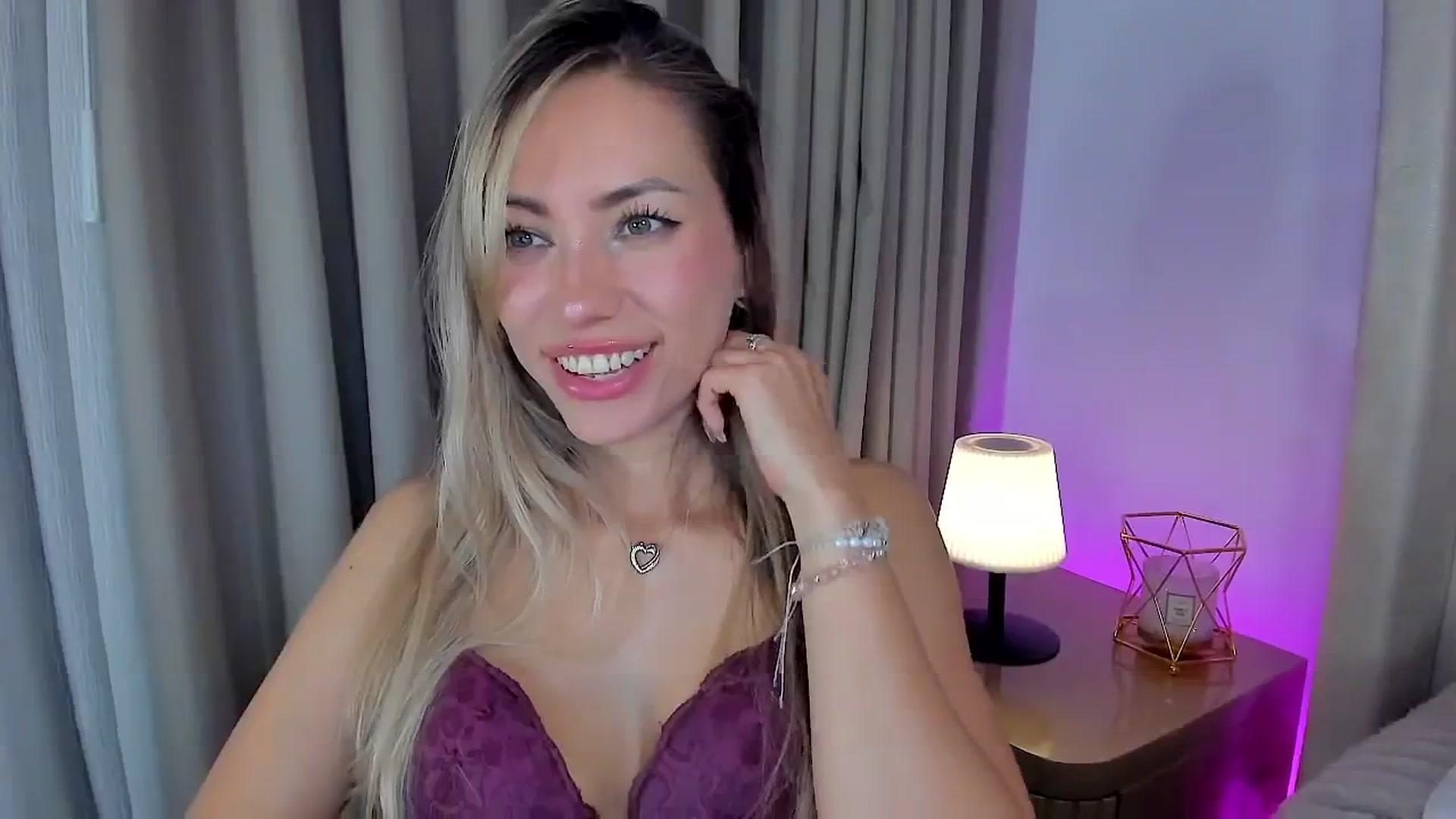 Gallery image thumbnail from SweetMar23's myfreecams stream on, 01/30/2026, 04:09 image 13 of 20