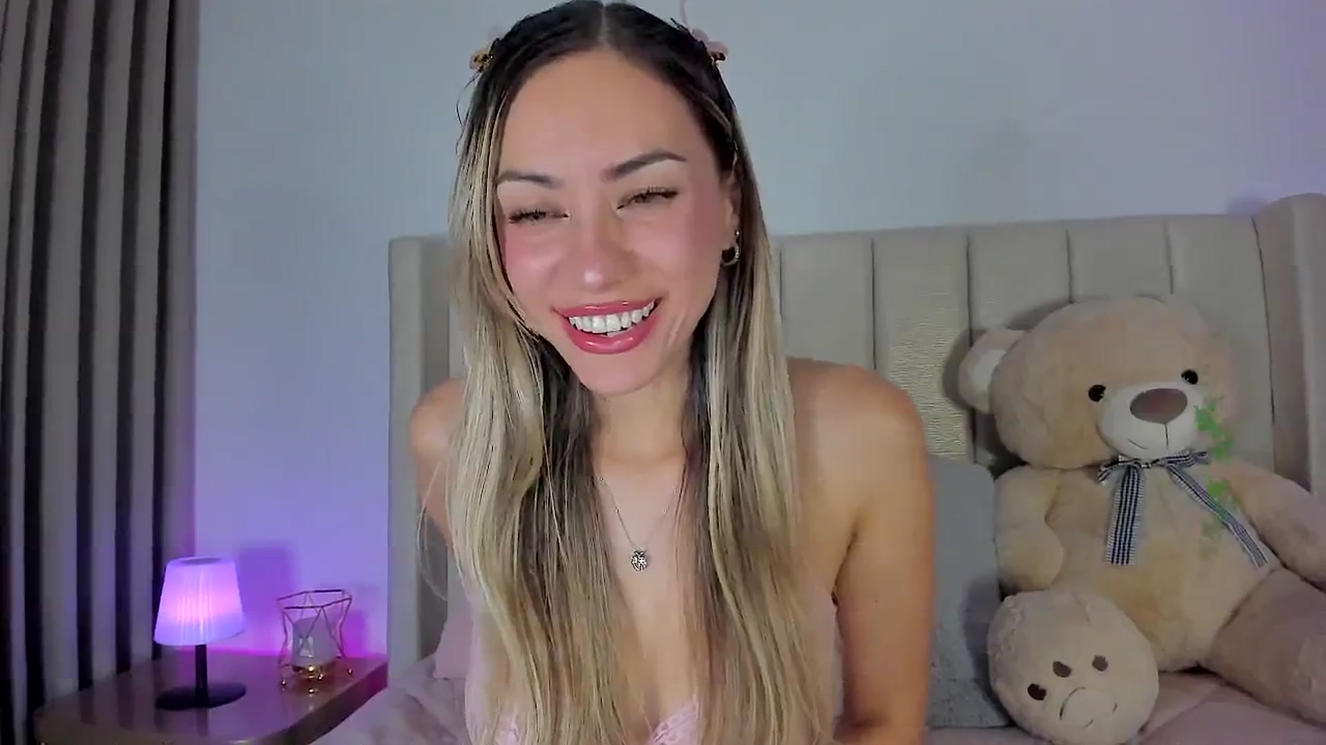 Gallery image thumbnail from SweetMar23's myfreecams stream on, 03/04/2026, 06:08 image 6 of 20