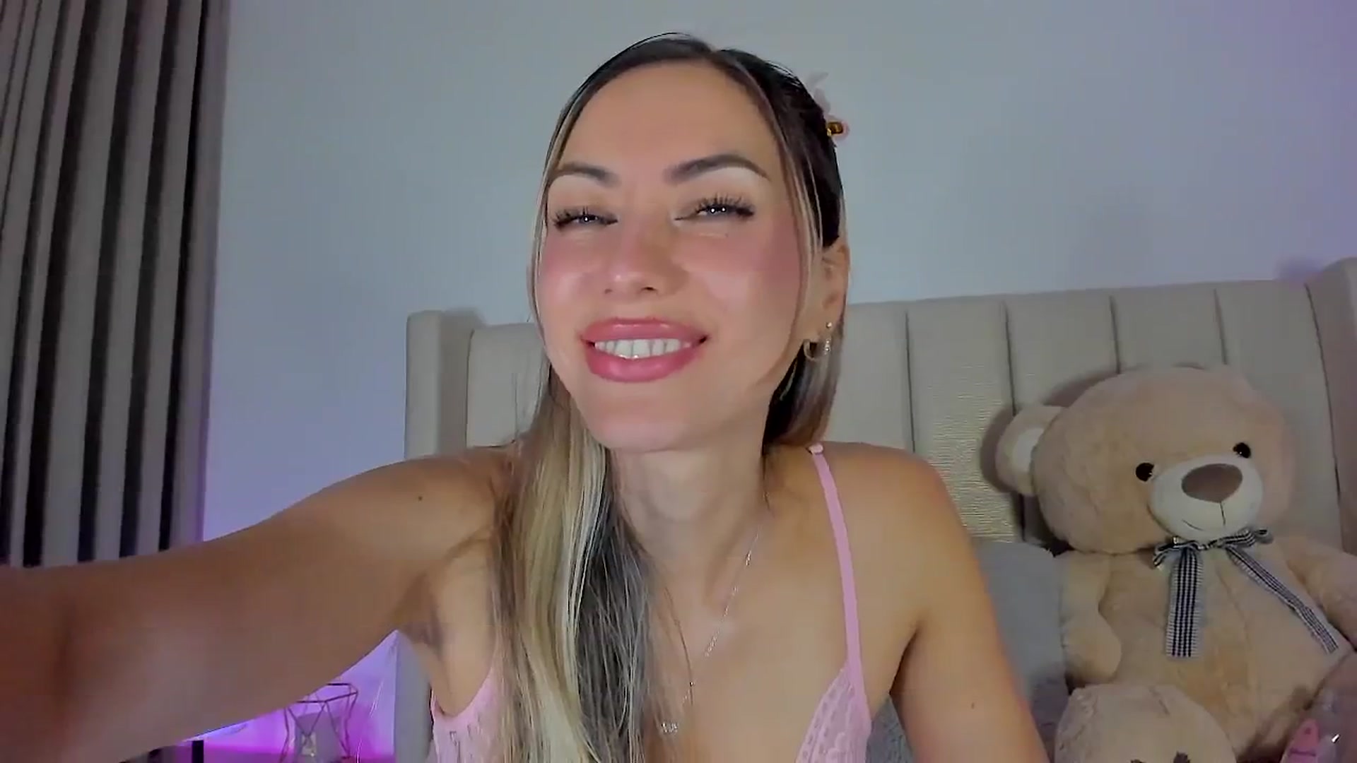 Gallery image thumbnail from SweetMar23's myfreecams stream on, 03/04/2026, 06:08 image 11 of 20